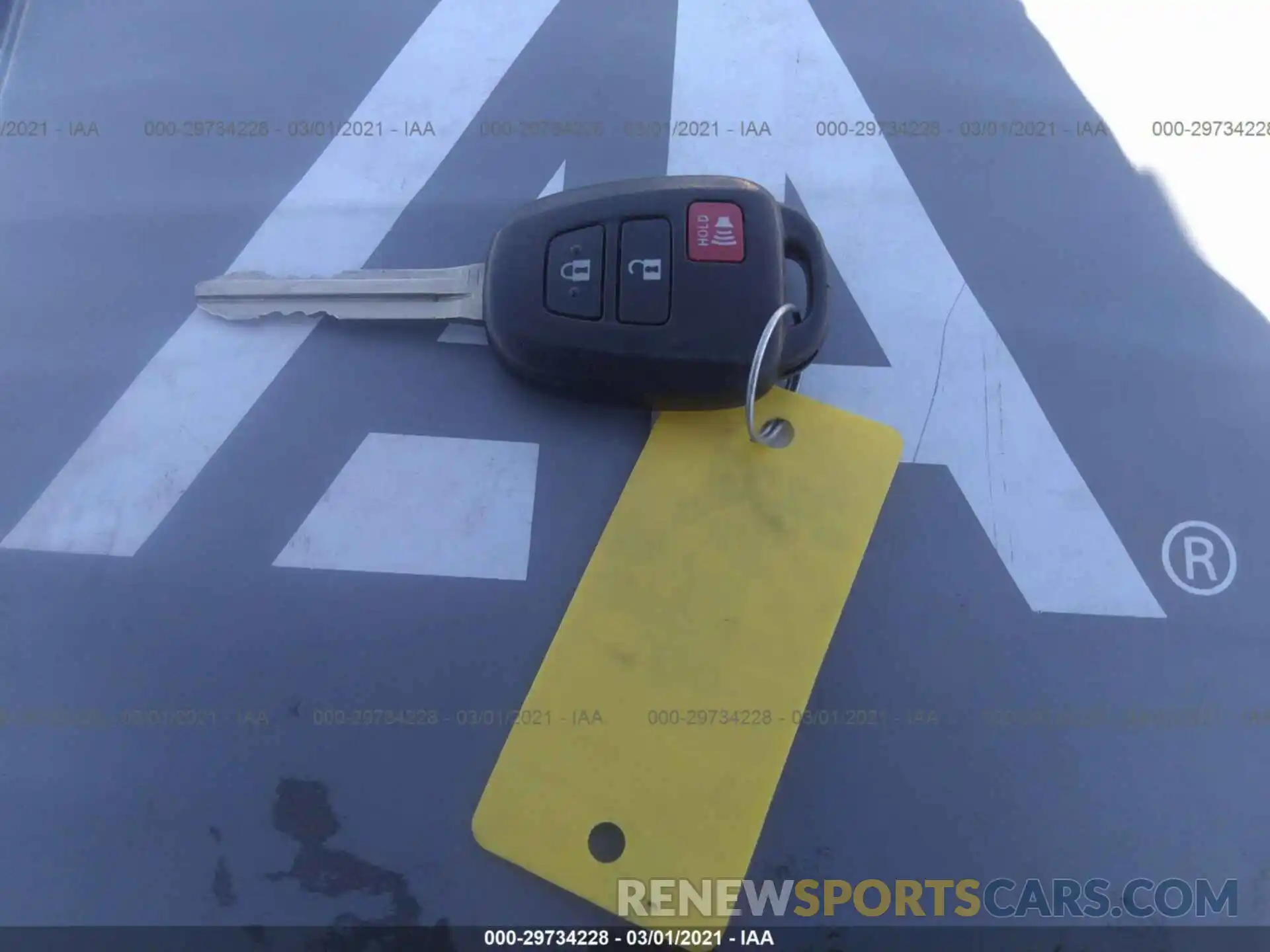 11 Photograph of a damaged car 5TDZARFH9KS042849 TOYOTA HIGHLANDER 2019