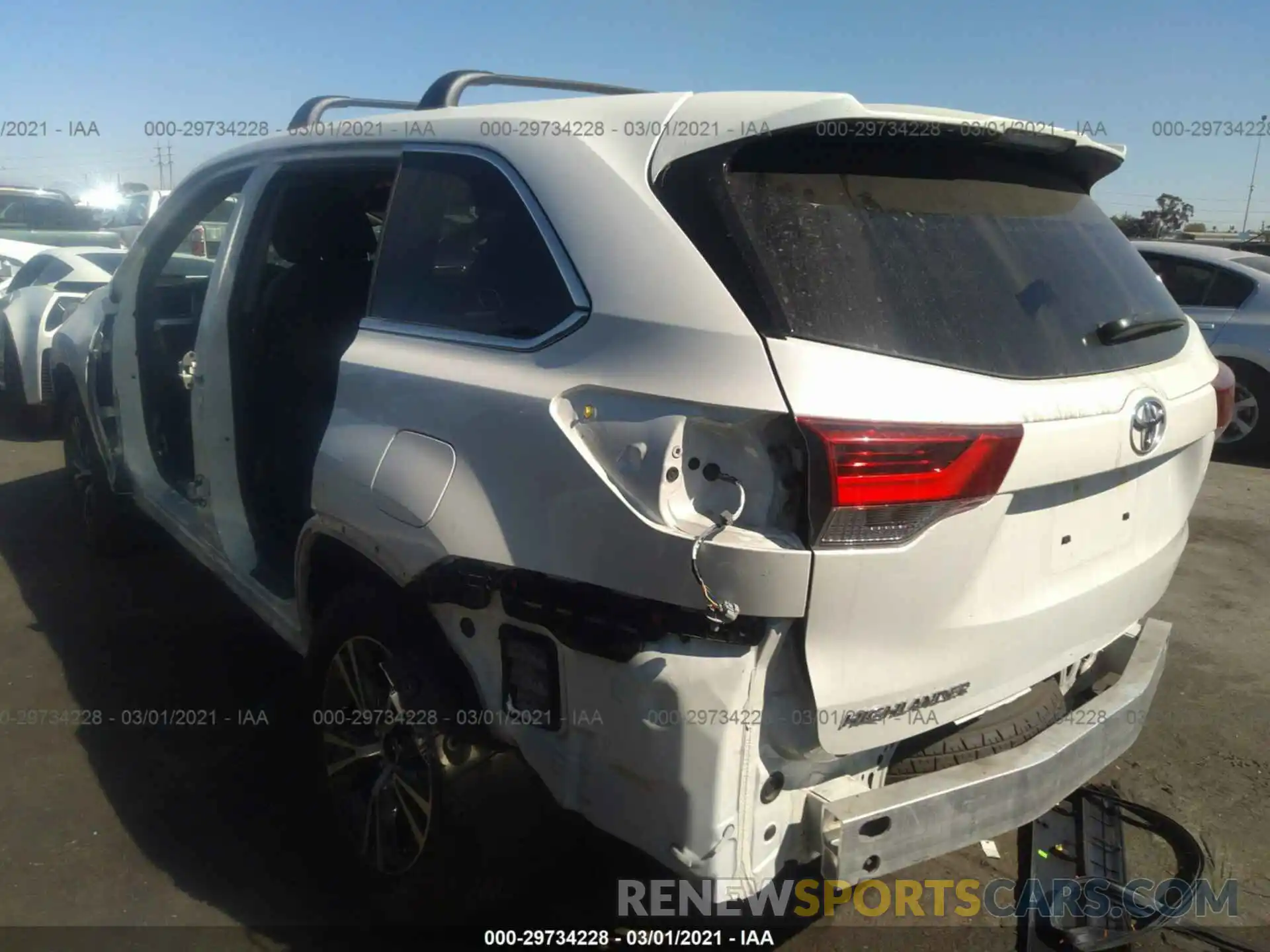 3 Photograph of a damaged car 5TDZARFH9KS042849 TOYOTA HIGHLANDER 2019