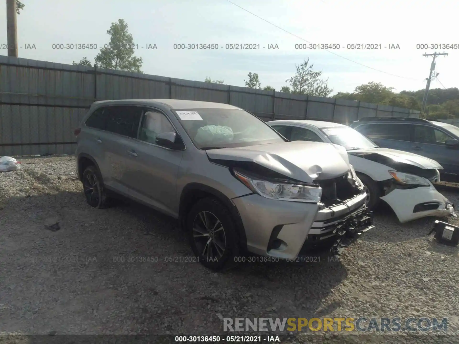 1 Photograph of a damaged car 5TDZARFH9KS043290 TOYOTA HIGHLANDER 2019