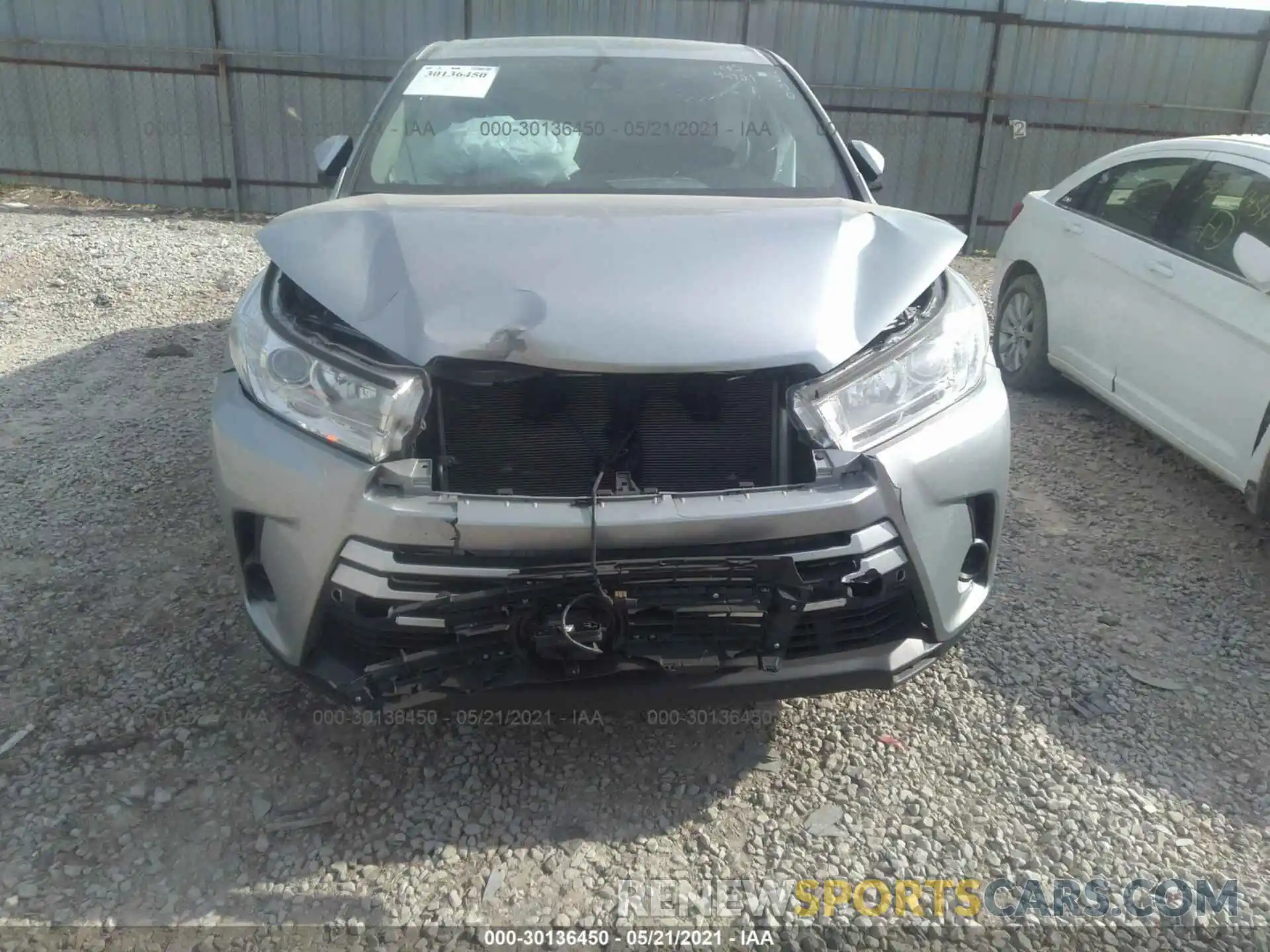 6 Photograph of a damaged car 5TDZARFH9KS043290 TOYOTA HIGHLANDER 2019