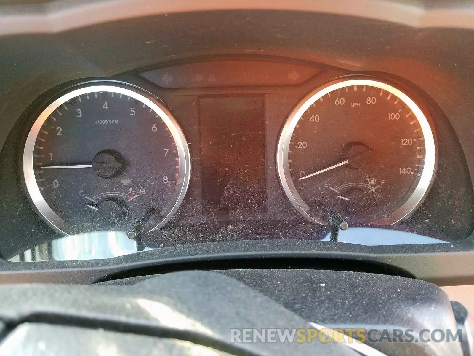 8 Photograph of a damaged car 5TDZARFH9KS043841 TOYOTA HIGHLANDER 2019