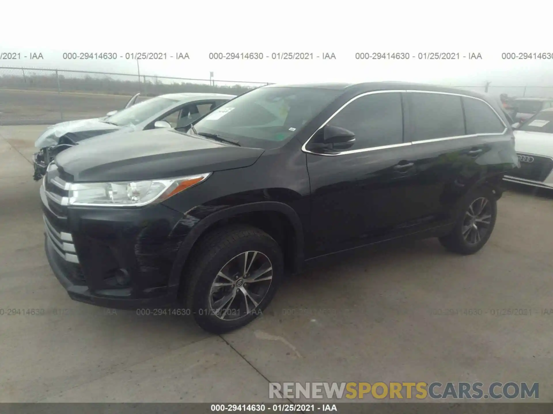 2 Photograph of a damaged car 5TDZARFH9KS050465 TOYOTA HIGHLANDER 2019