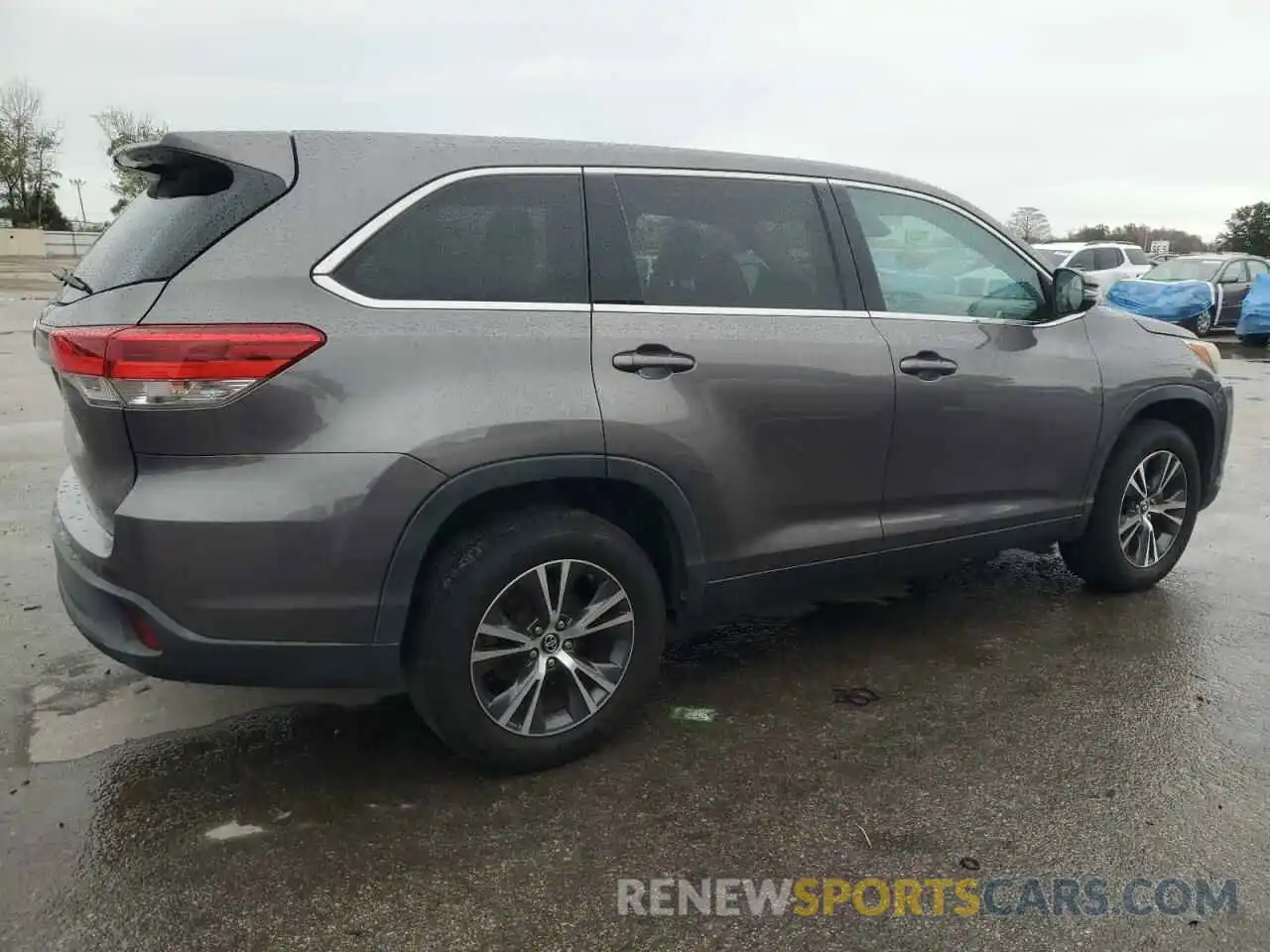 3 Photograph of a damaged car 5TDZARFH9KS051342 TOYOTA HIGHLANDER 2019