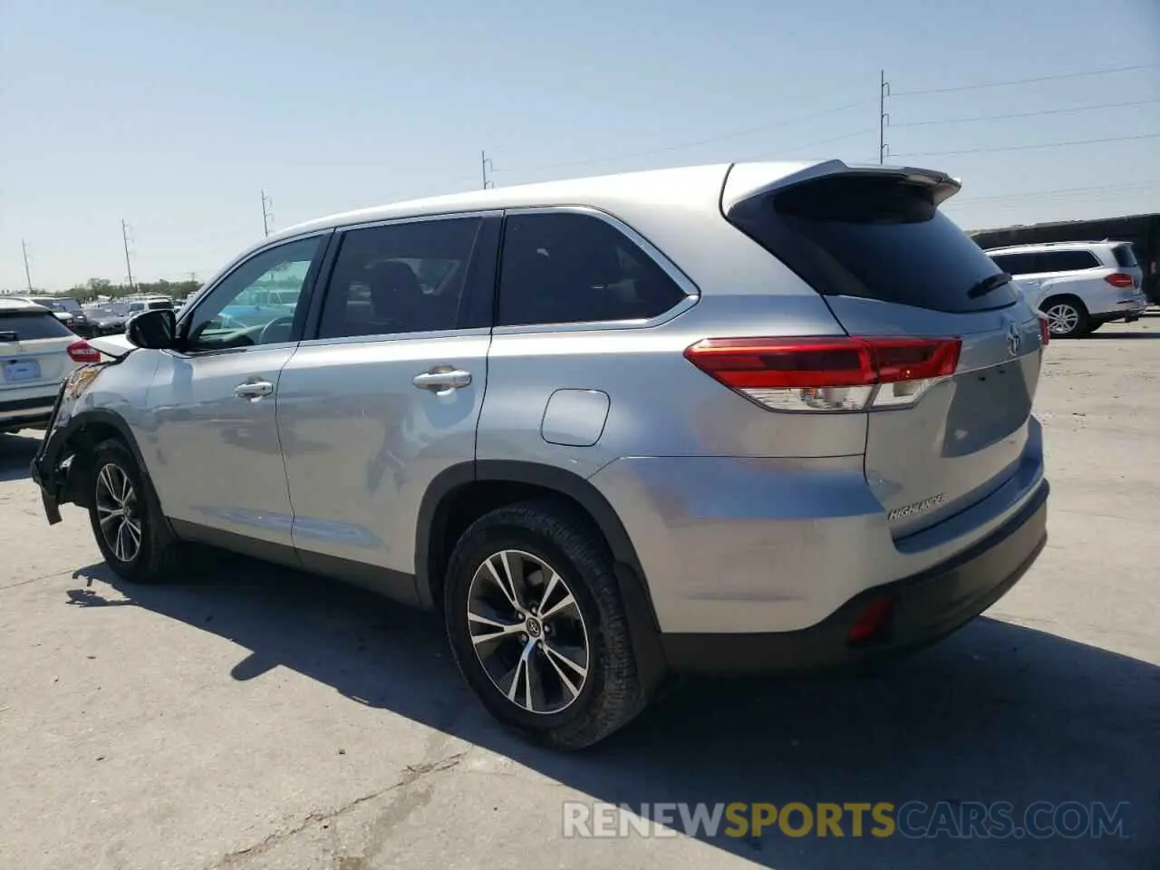 2 Photograph of a damaged car 5TDZARFH9KS052135 TOYOTA HIGHLANDER 2019