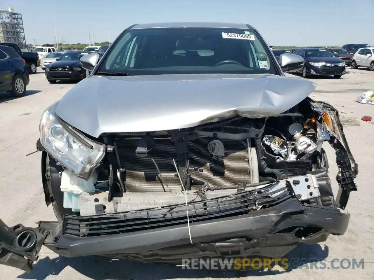 5 Photograph of a damaged car 5TDZARFH9KS052135 TOYOTA HIGHLANDER 2019