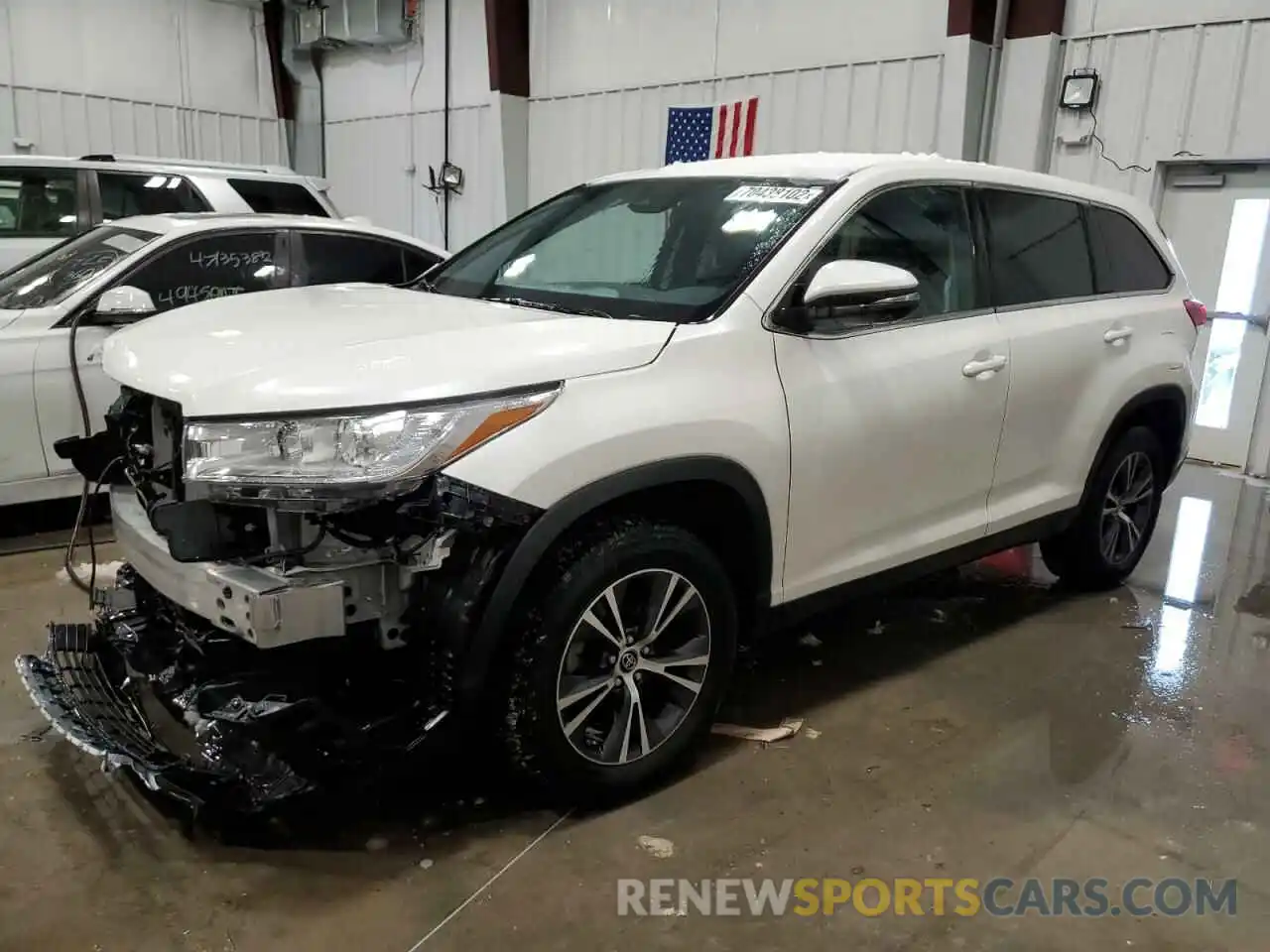 1 Photograph of a damaged car 5TDZARFH9KS055309 TOYOTA HIGHLANDER 2019