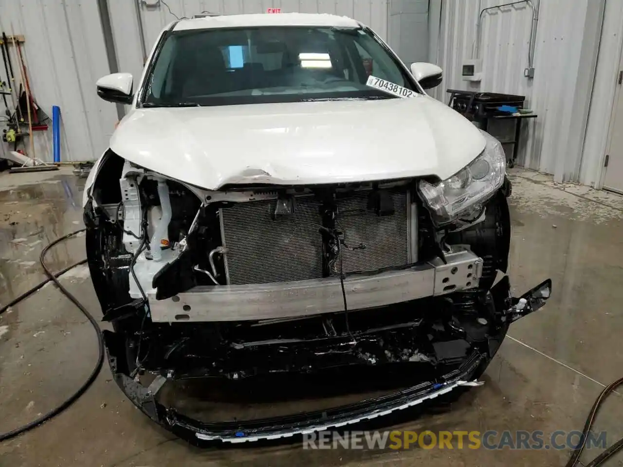 5 Photograph of a damaged car 5TDZARFH9KS055309 TOYOTA HIGHLANDER 2019