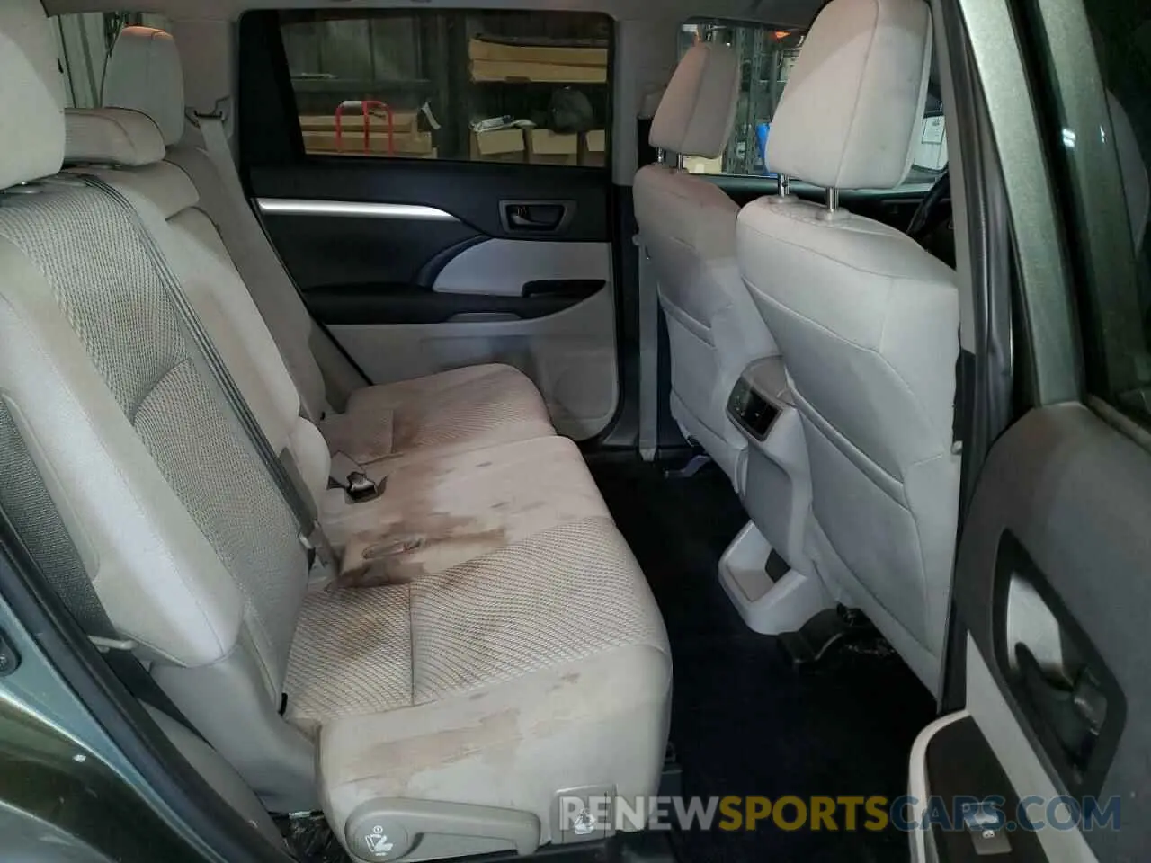 11 Photograph of a damaged car 5TDZARFH9KS056444 TOYOTA HIGHLANDER 2019