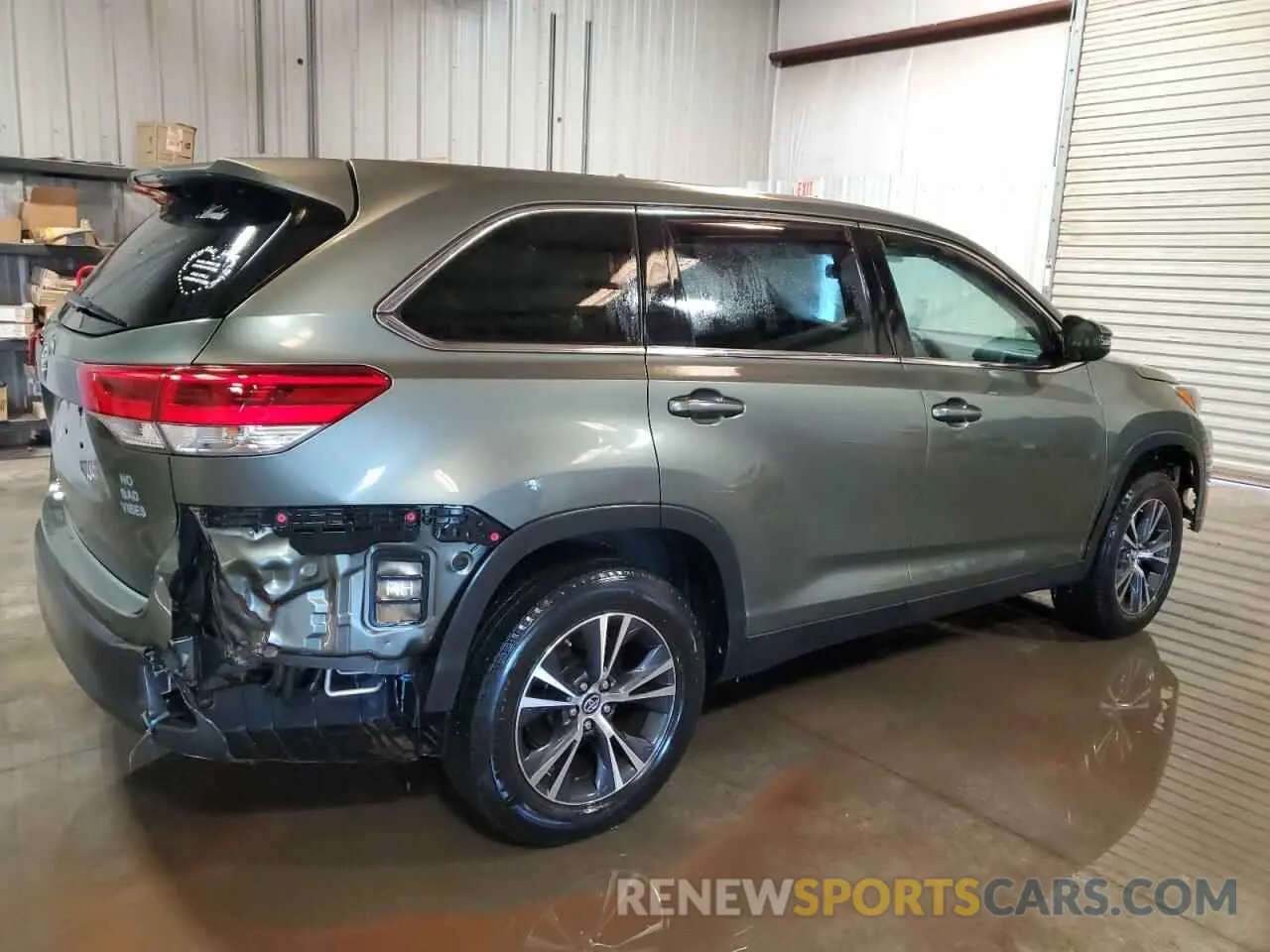 3 Photograph of a damaged car 5TDZARFH9KS056444 TOYOTA HIGHLANDER 2019