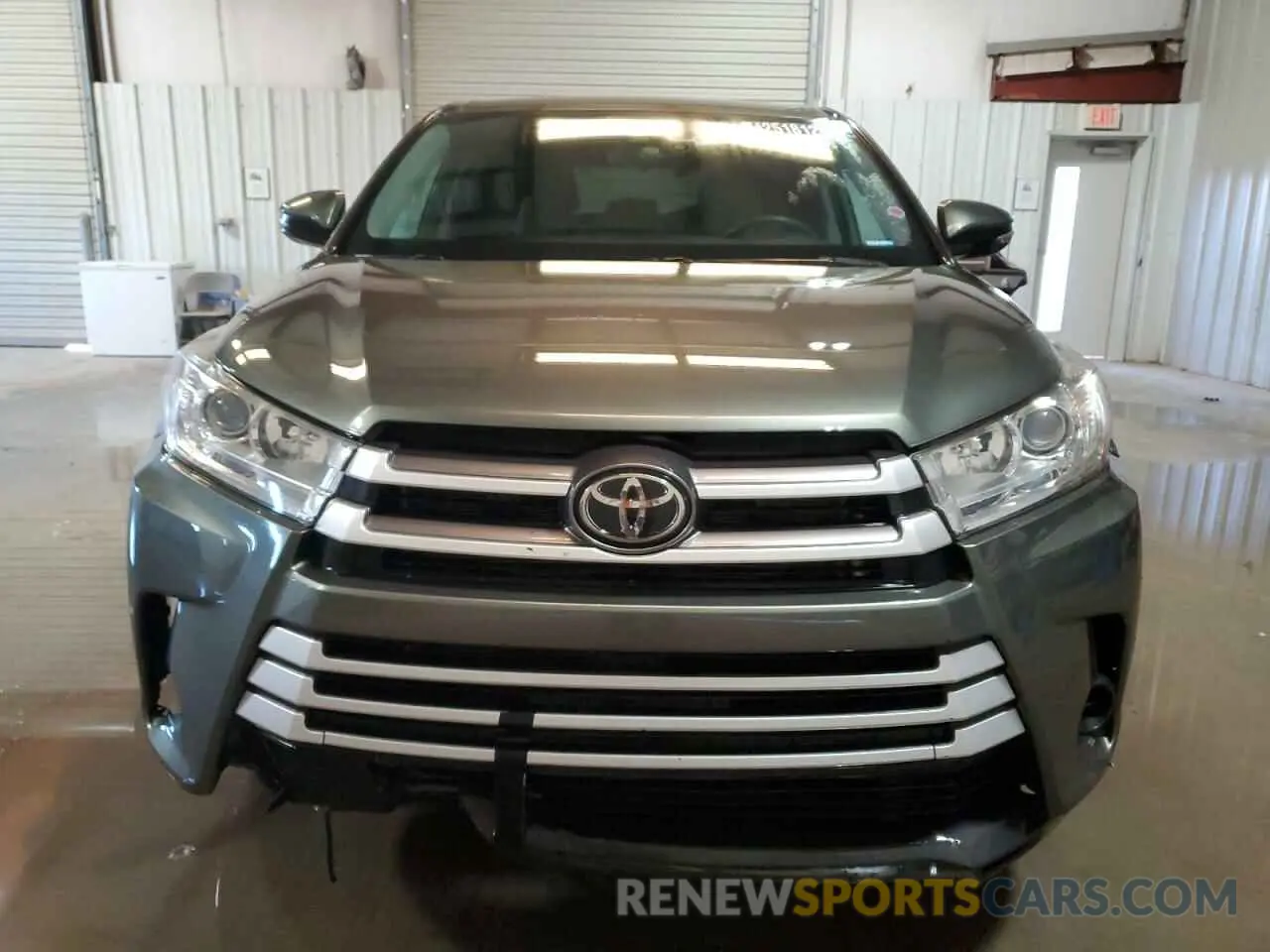 5 Photograph of a damaged car 5TDZARFH9KS056444 TOYOTA HIGHLANDER 2019