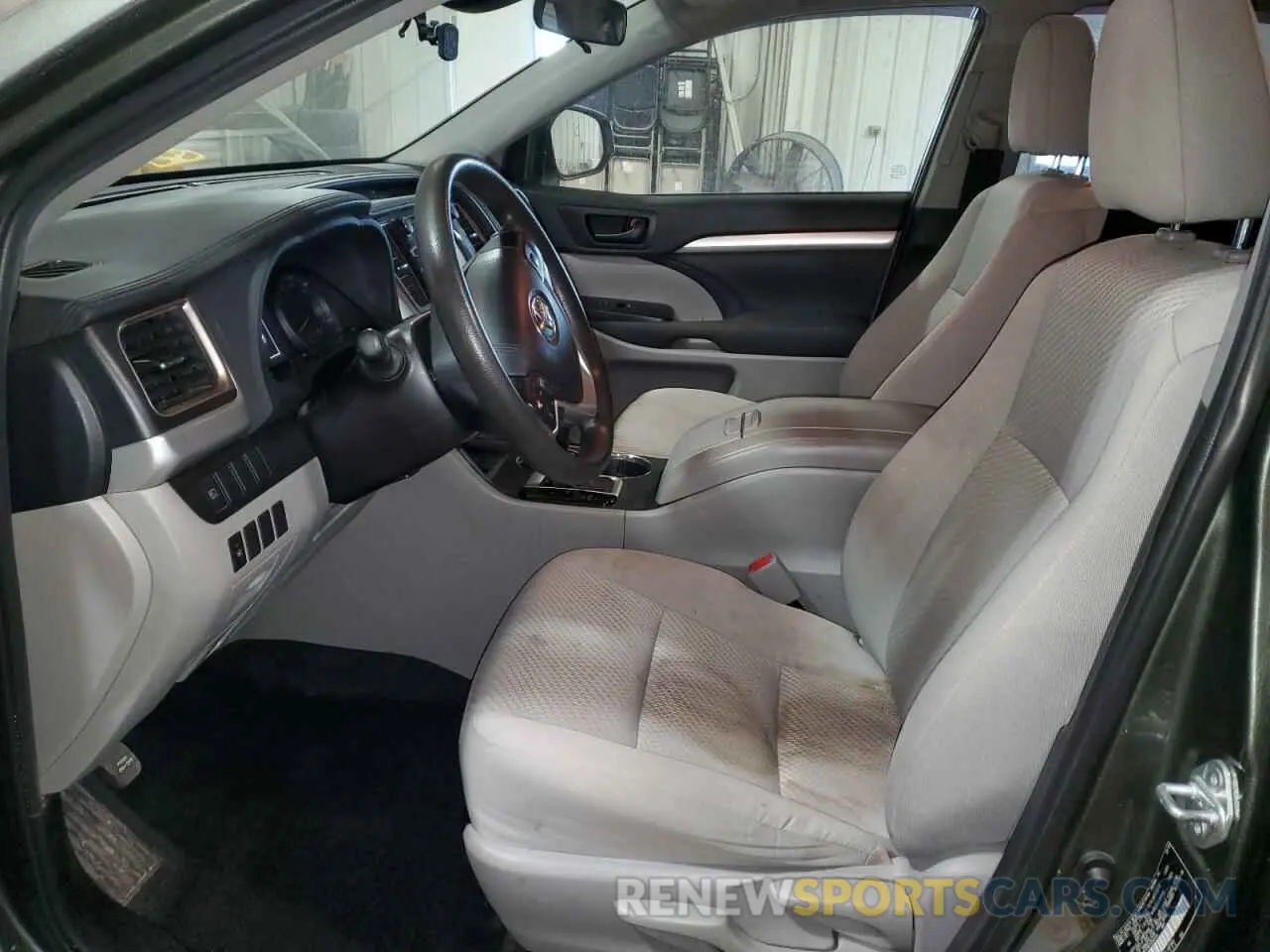 7 Photograph of a damaged car 5TDZARFH9KS056444 TOYOTA HIGHLANDER 2019