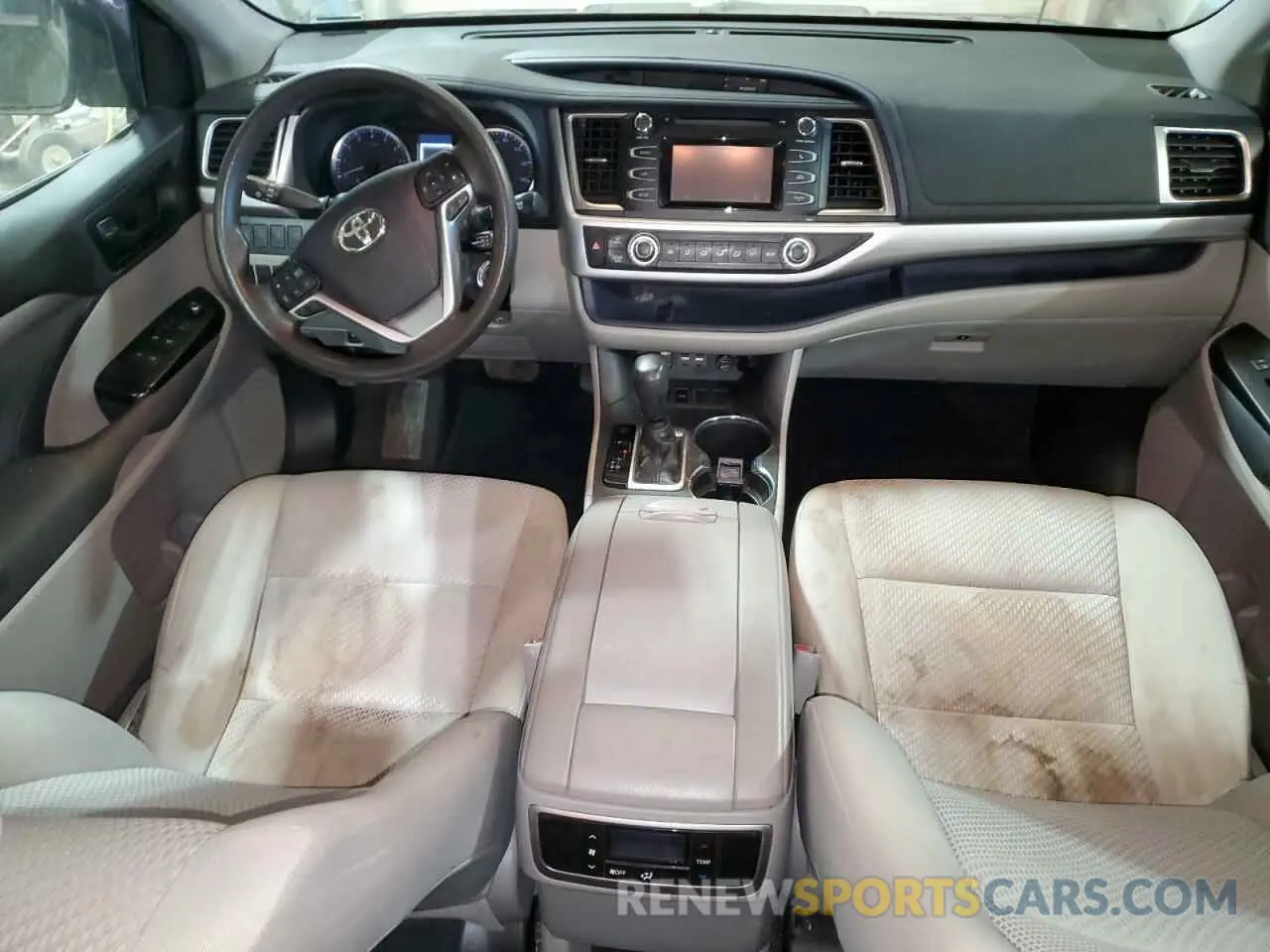 8 Photograph of a damaged car 5TDZARFH9KS056444 TOYOTA HIGHLANDER 2019