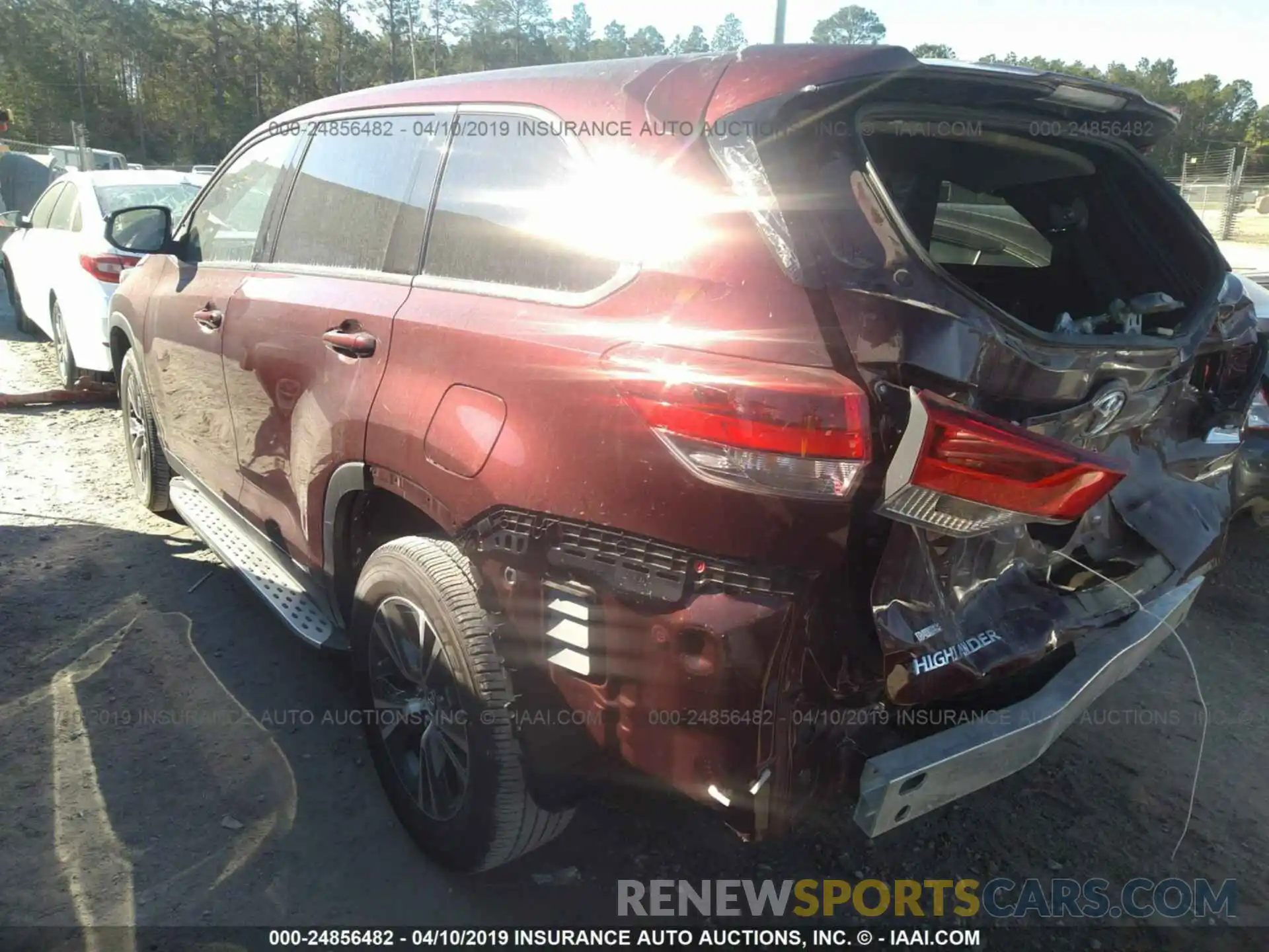 3 Photograph of a damaged car 5TDZARFHXKS042276 TOYOTA HIGHLANDER 2019