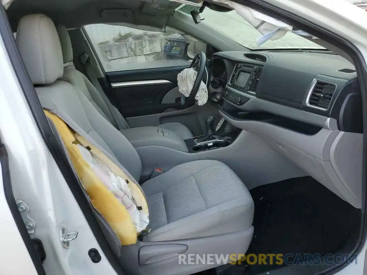 5 Photograph of a damaged car 5TDZARFHXKS045310 TOYOTA HIGHLANDER 2019