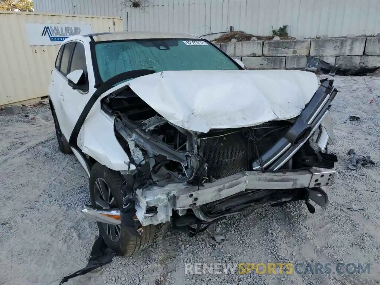 9 Photograph of a damaged car 5TDZARFHXKS045310 TOYOTA HIGHLANDER 2019