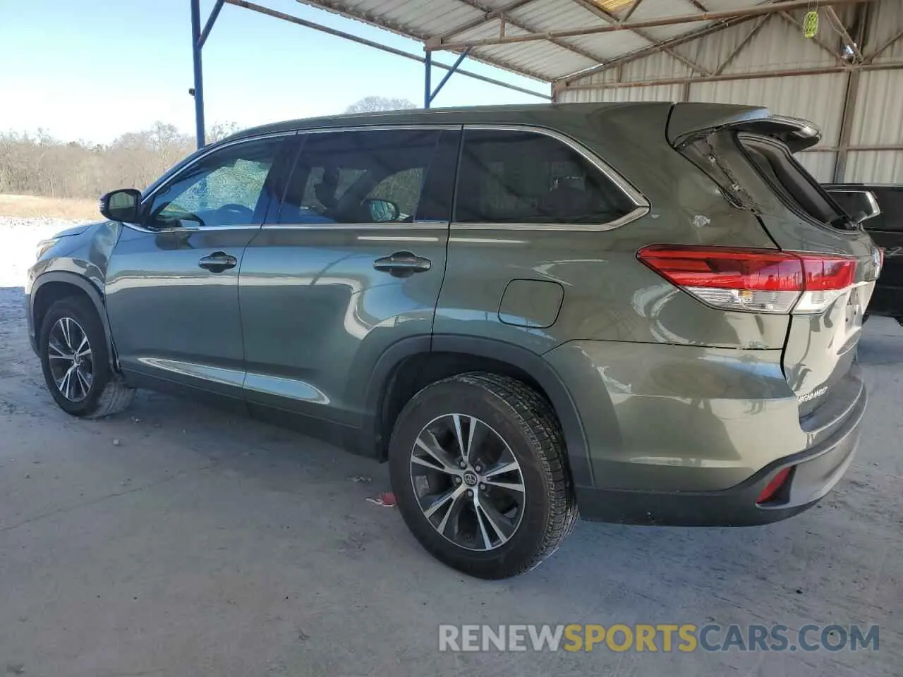 2 Photograph of a damaged car 5TDZARFHXKS046196 TOYOTA HIGHLANDER 2019