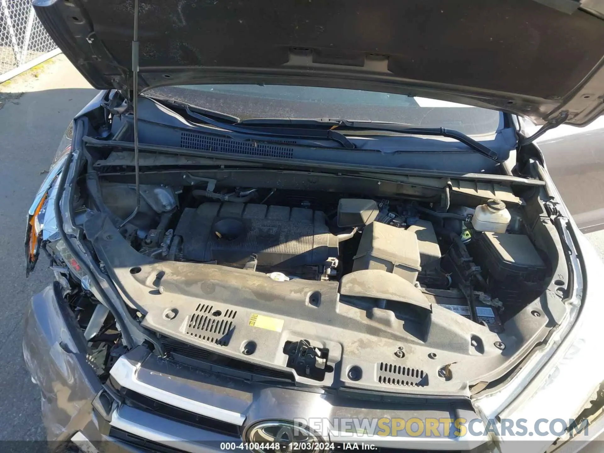 10 Photograph of a damaged car 5TDZARFHXKS050183 TOYOTA HIGHLANDER 2019