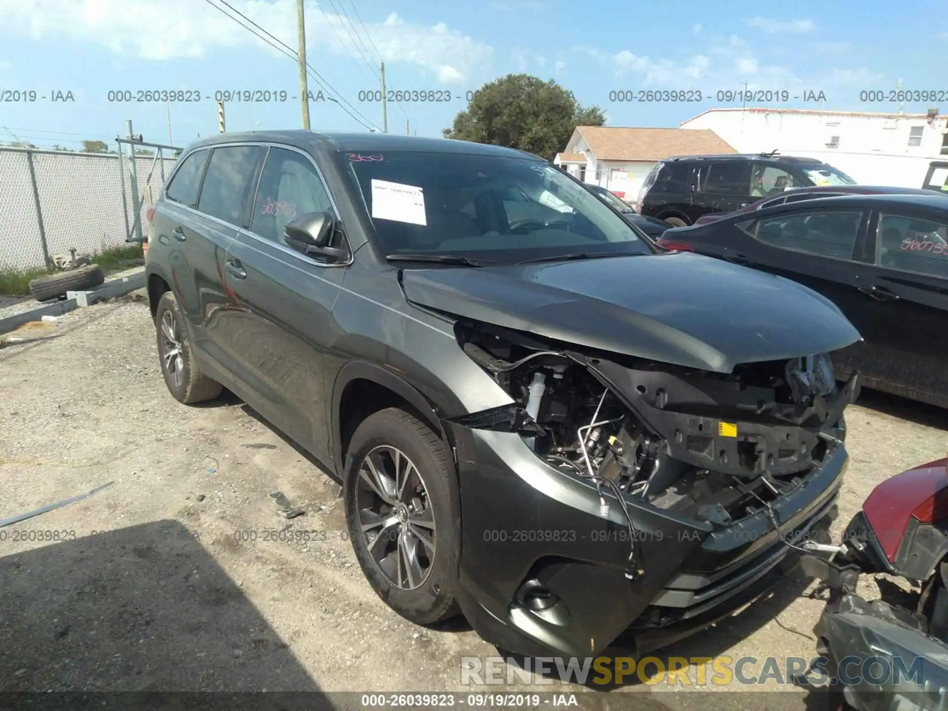 1 Photograph of a damaged car 5TDZARFHXKS051799 TOYOTA HIGHLANDER 2019