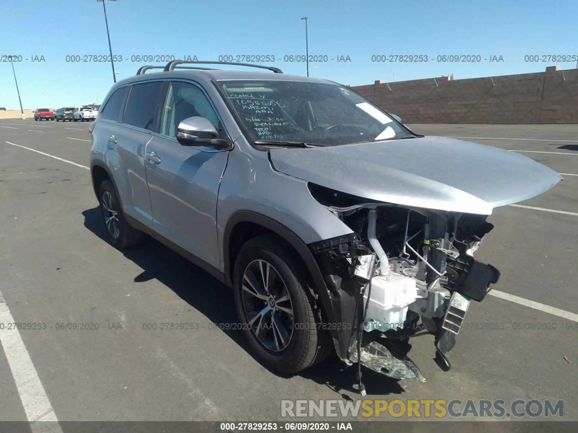 1 Photograph of a damaged car 5TDZARFHXKS052287 TOYOTA HIGHLANDER 2019