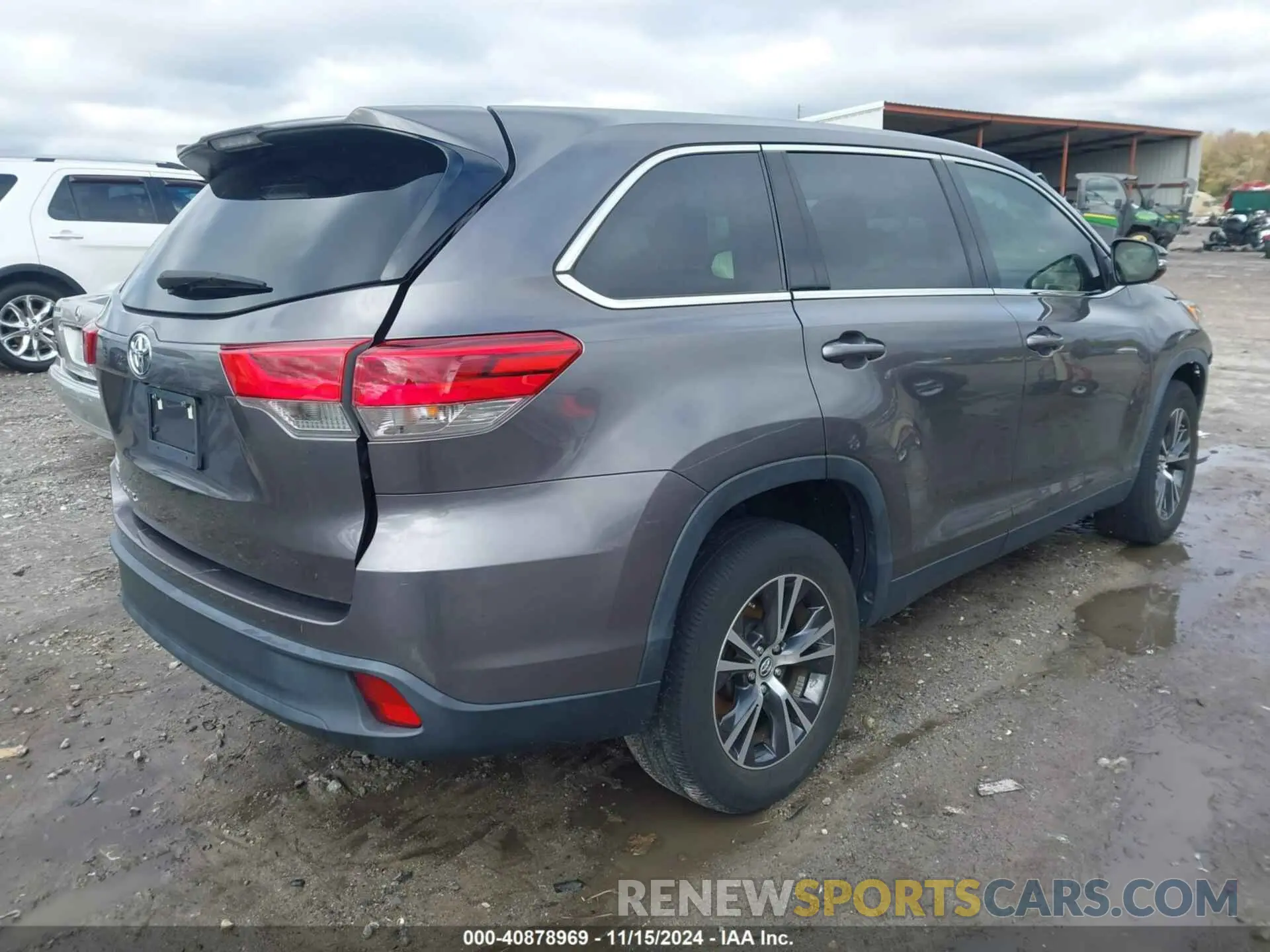 4 Photograph of a damaged car 5TDZARFHXKS056100 TOYOTA HIGHLANDER 2019
