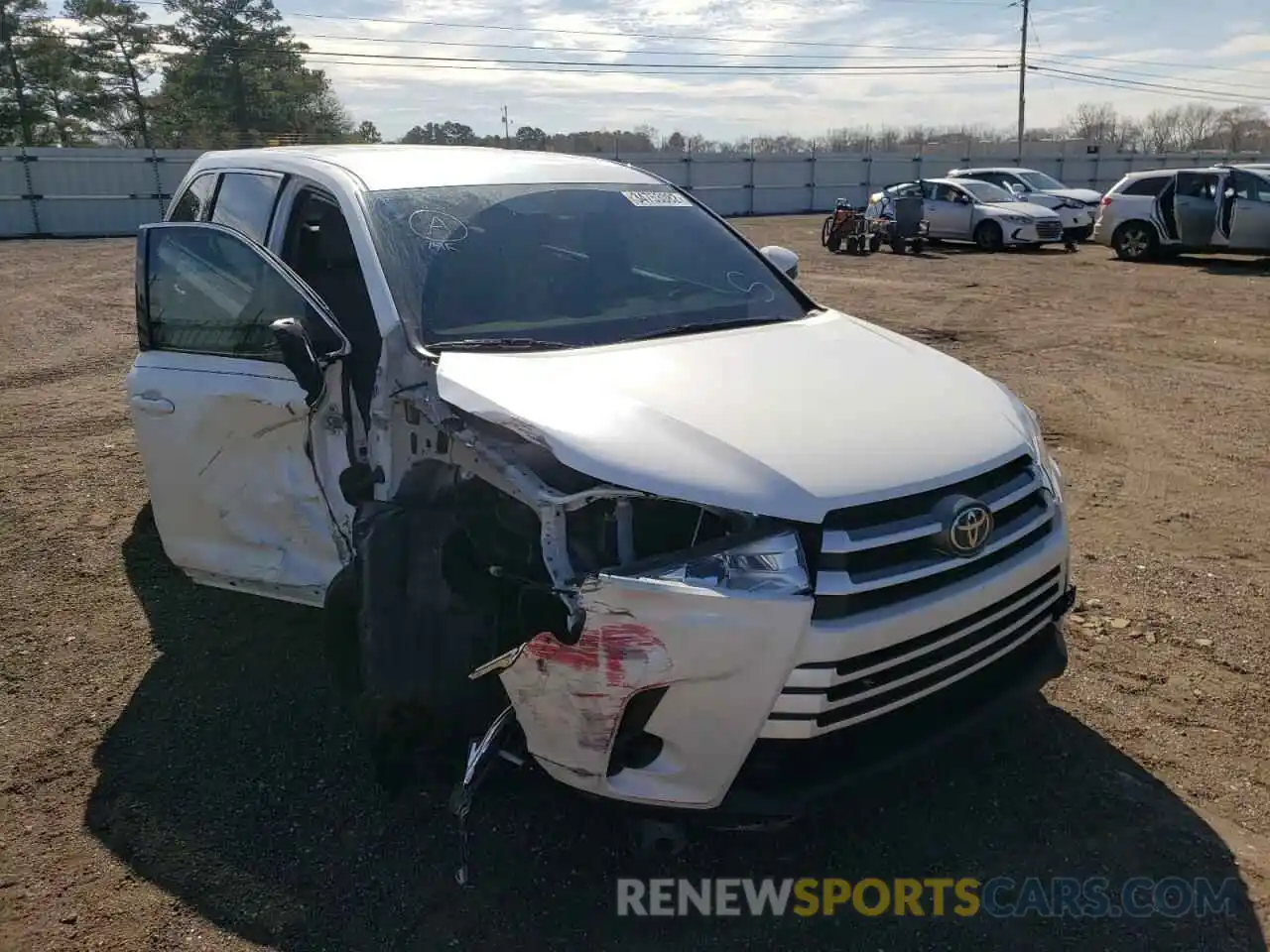 1 Photograph of a damaged car 5TDZARFHXKS056971 TOYOTA HIGHLANDER 2019