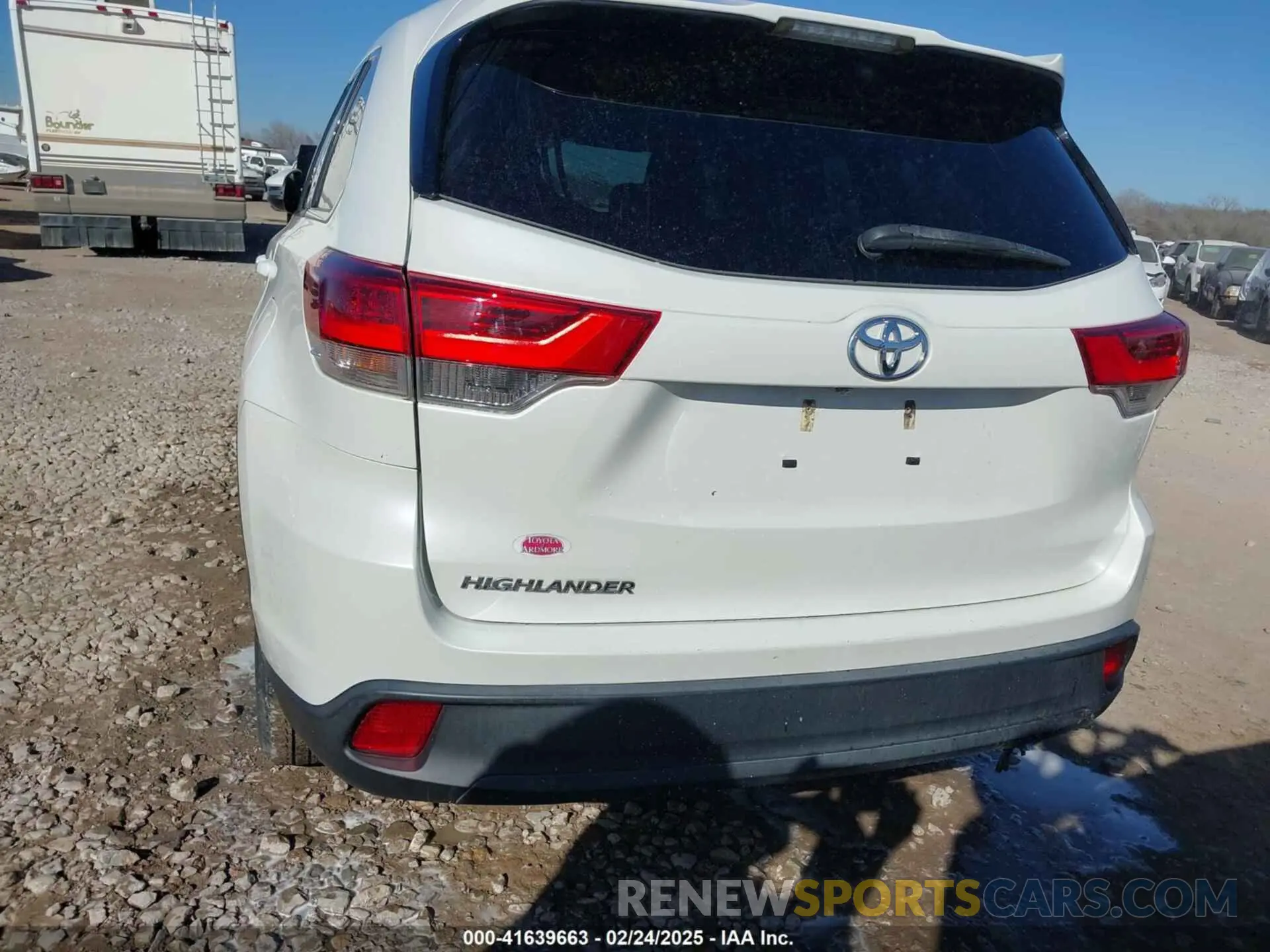 16 Photograph of a damaged car 5TDZARFHXKS057778 TOYOTA HIGHLANDER 2019
