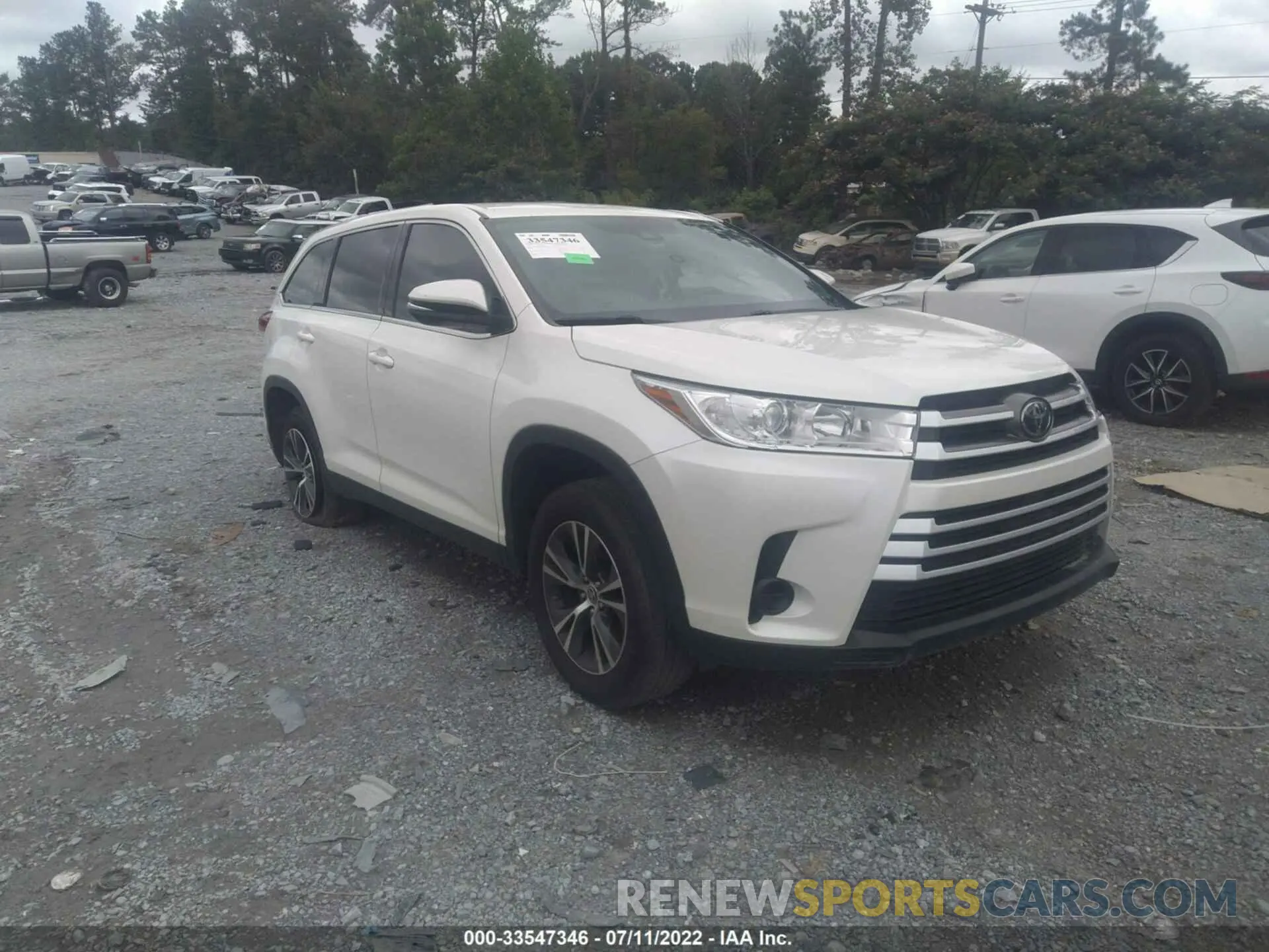 1 Photograph of a damaged car 5TDZARFHXKS060048 TOYOTA HIGHLANDER 2019
