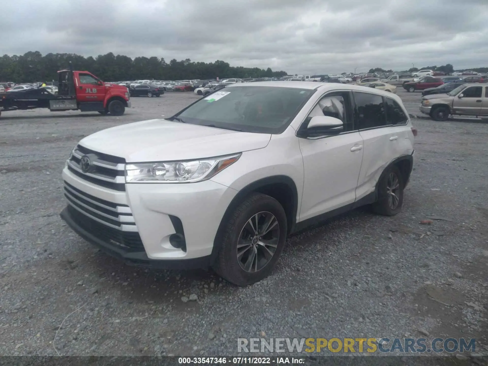 2 Photograph of a damaged car 5TDZARFHXKS060048 TOYOTA HIGHLANDER 2019