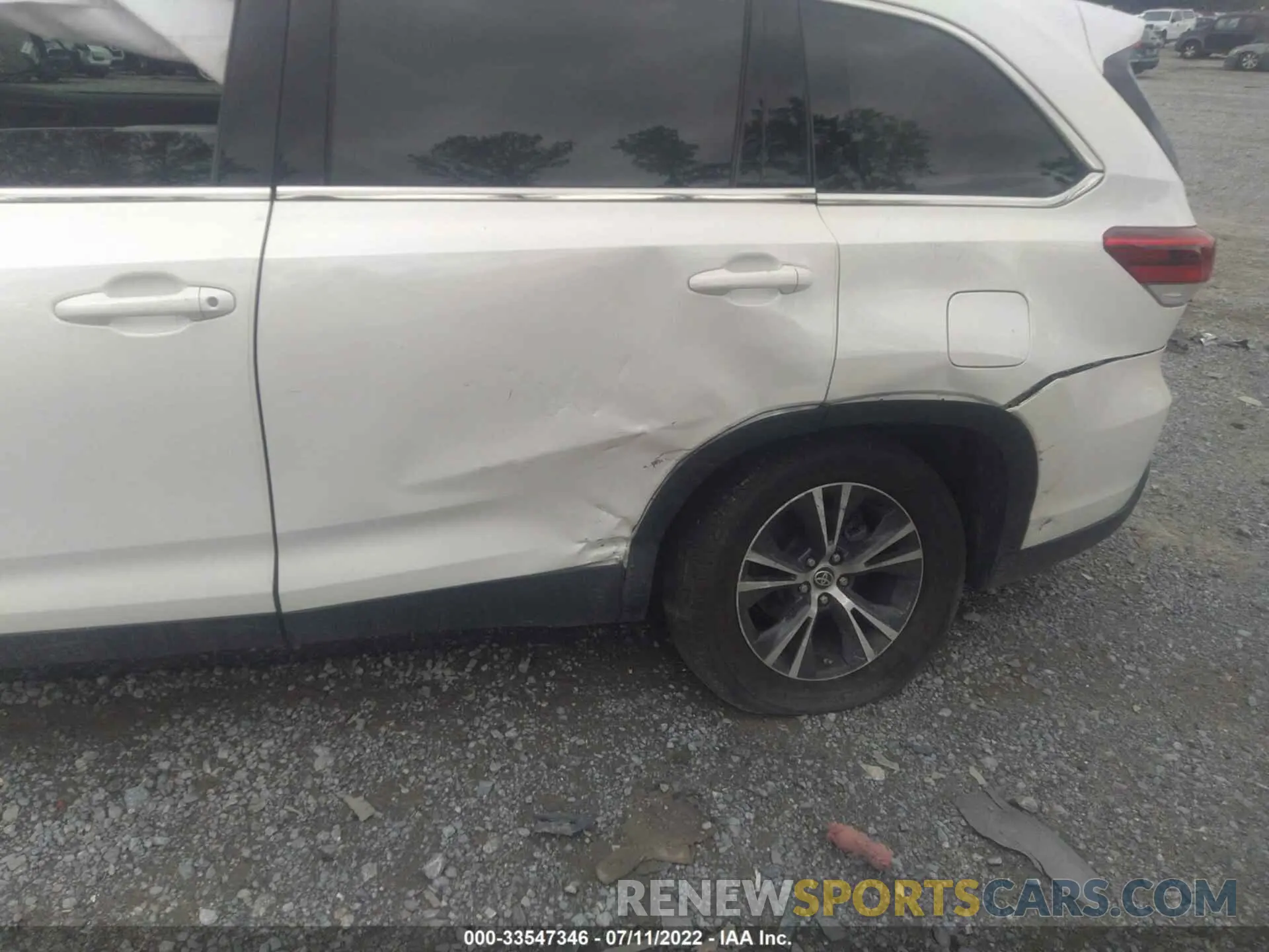 6 Photograph of a damaged car 5TDZARFHXKS060048 TOYOTA HIGHLANDER 2019