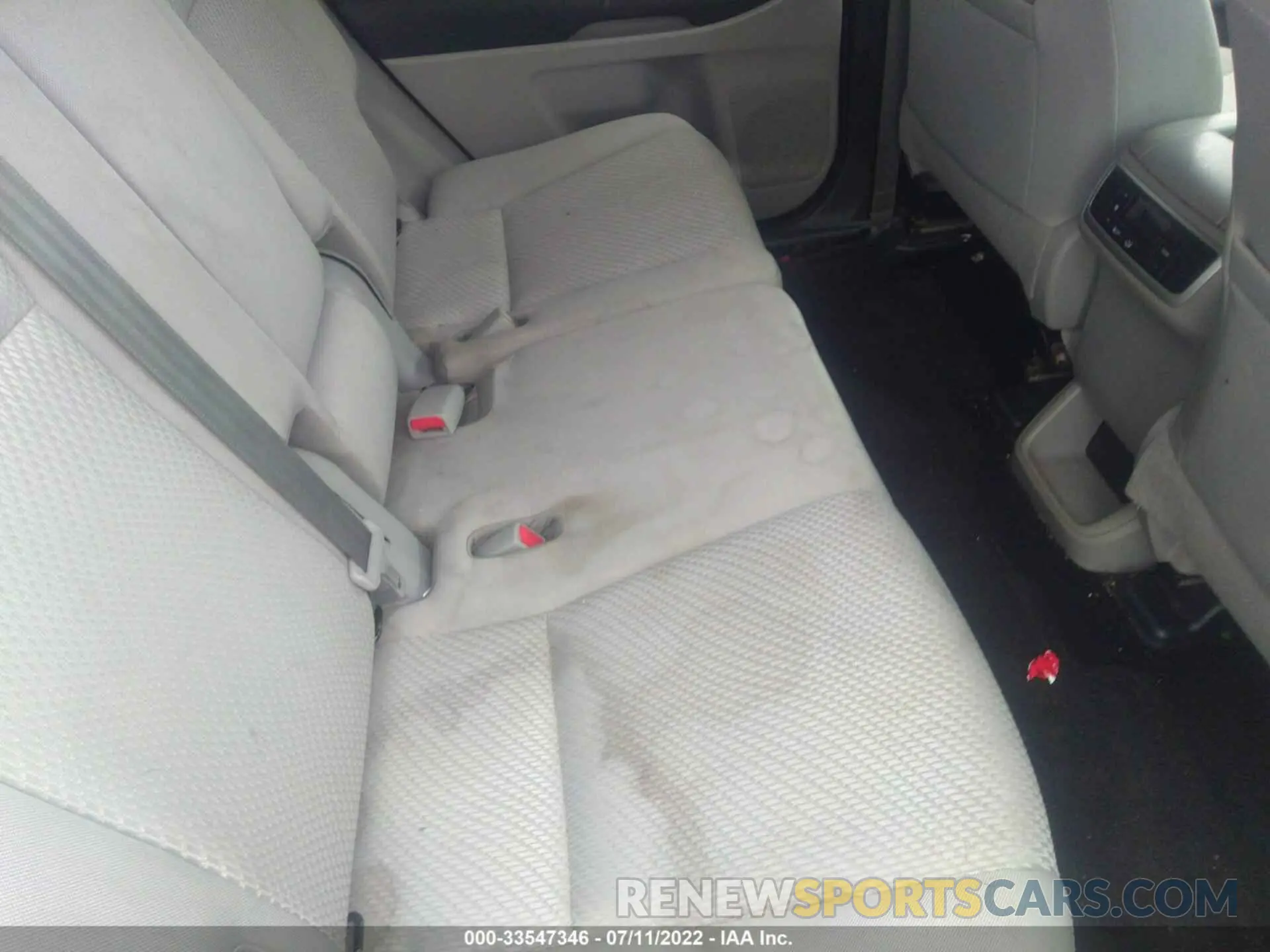 8 Photograph of a damaged car 5TDZARFHXKS060048 TOYOTA HIGHLANDER 2019