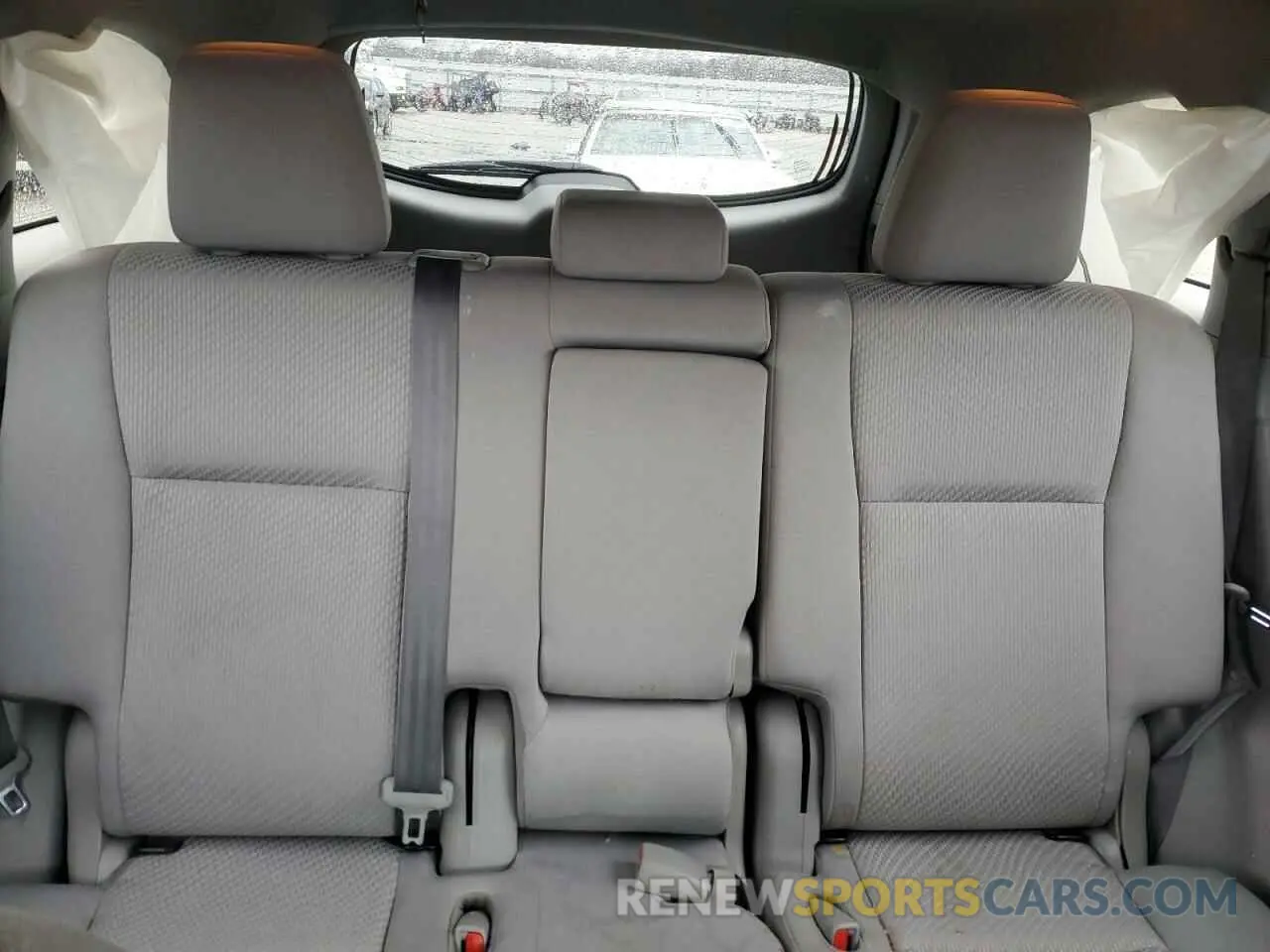10 Photograph of a damaged car 5TDZARFHXKS060339 TOYOTA HIGHLANDER 2019