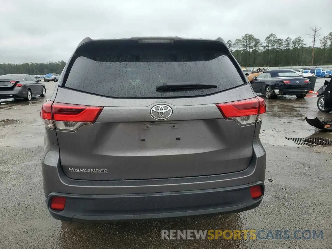 6 Photograph of a damaged car 5TDZARFHXKS060339 TOYOTA HIGHLANDER 2019