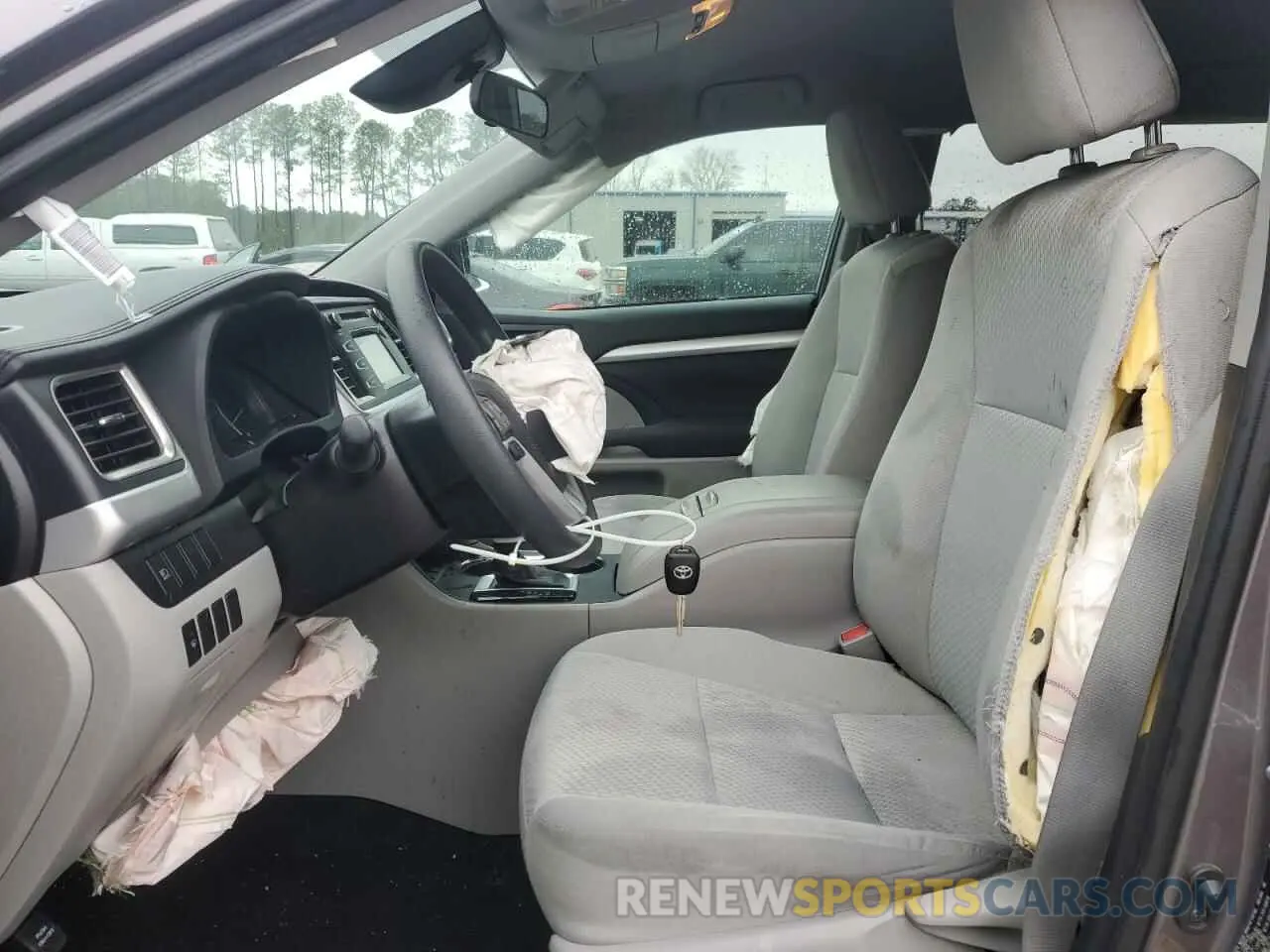 7 Photograph of a damaged car 5TDZARFHXKS060339 TOYOTA HIGHLANDER 2019