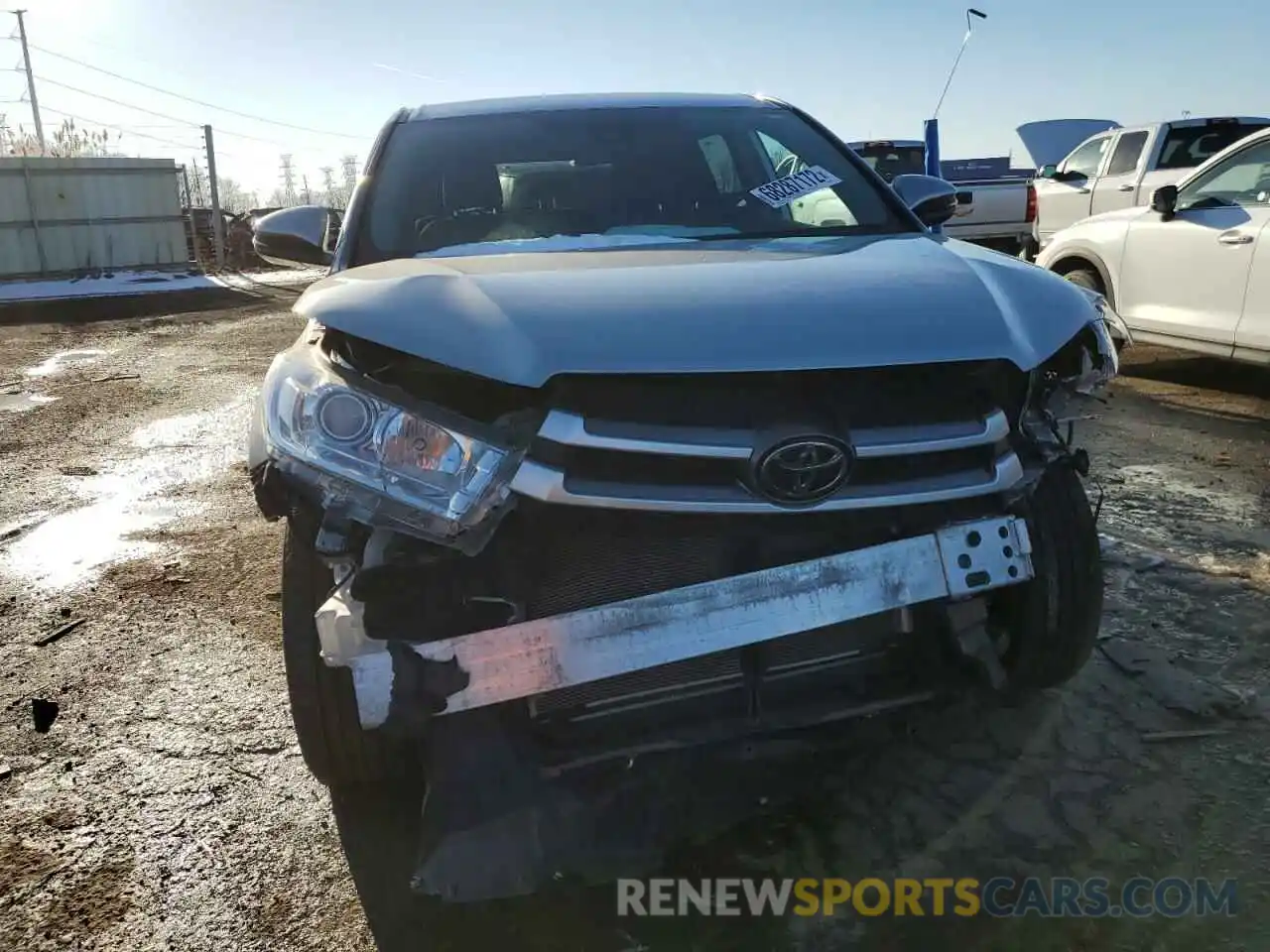 5 Photograph of a damaged car 5TDZARFHXKS060633 TOYOTA HIGHLANDER 2019