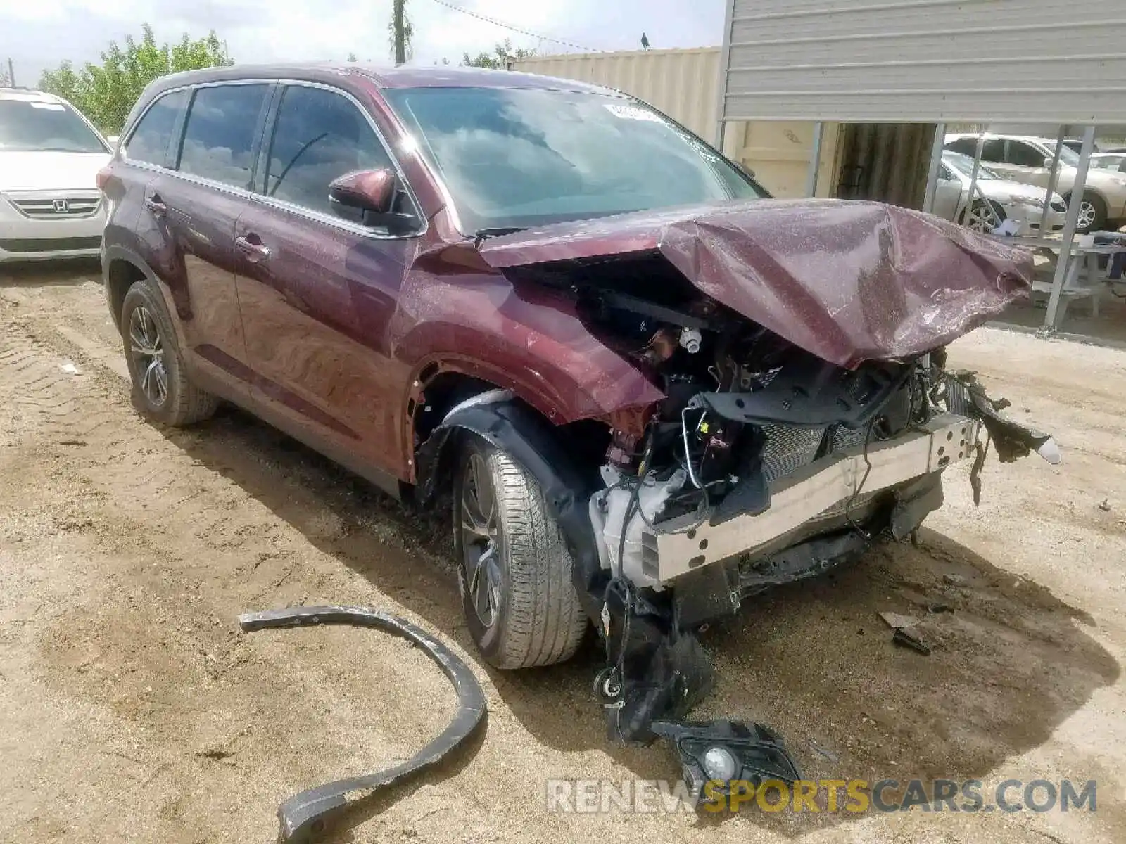 1 Photograph of a damaged car 5TDZZRFH0KS289377 TOYOTA HIGHLANDER 2019