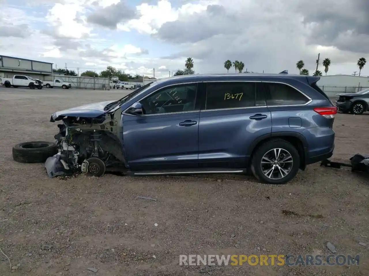 9 Photograph of a damaged car 5TDZZRFH0KS289797 TOYOTA HIGHLANDER 2019