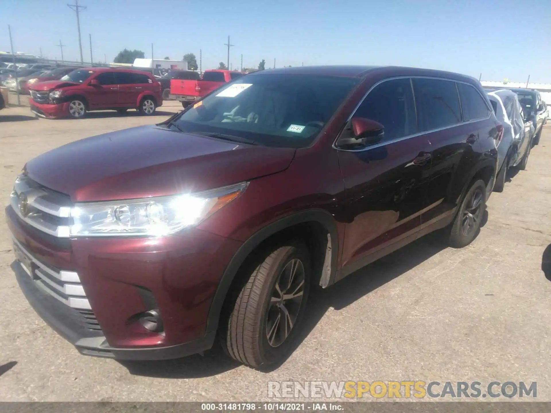 2 Photograph of a damaged car 5TDZZRFH0KS292781 TOYOTA HIGHLANDER 2019