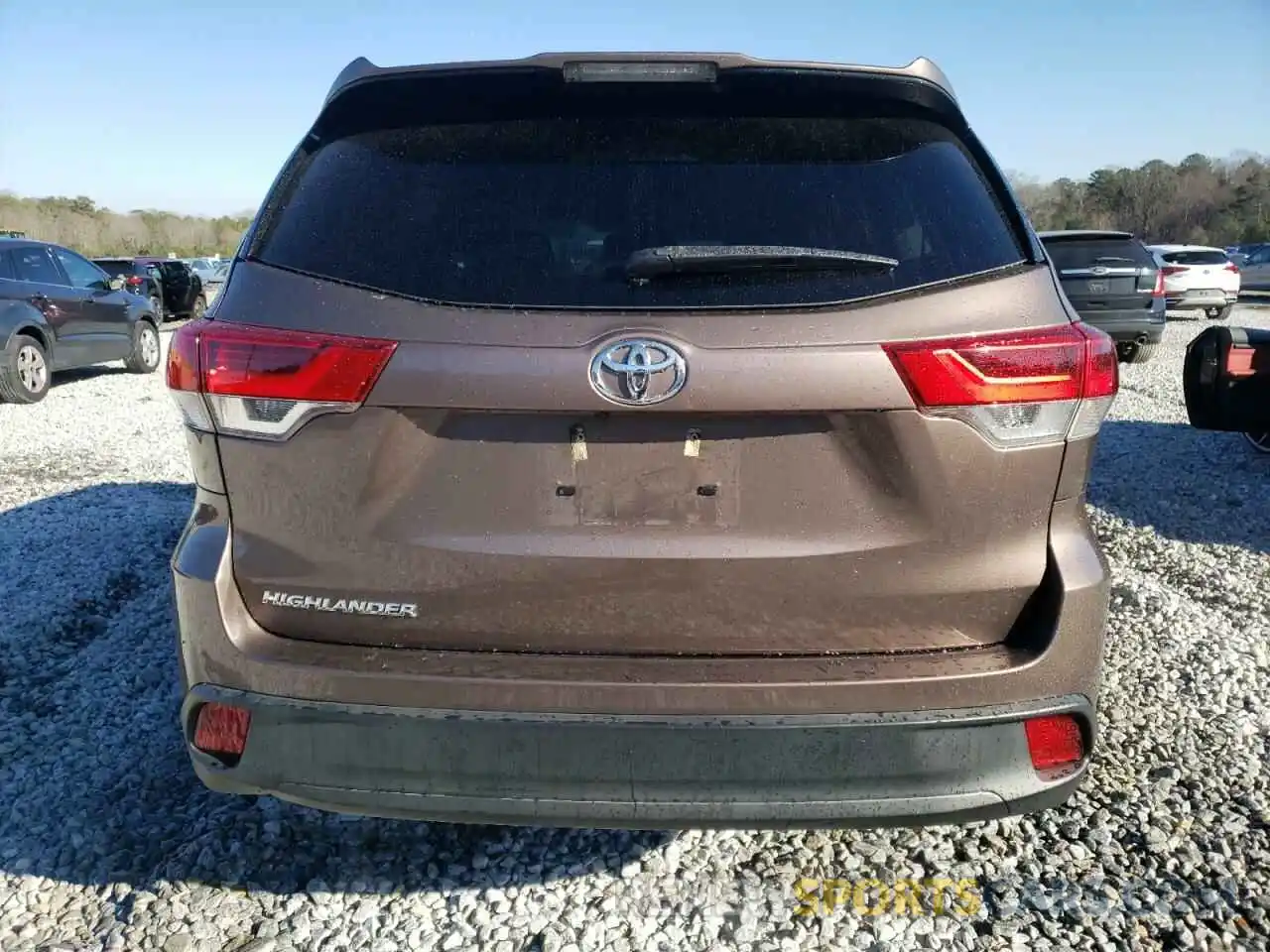 6 Photograph of a damaged car 5TDZZRFH0KS298824 TOYOTA HIGHLANDER 2019