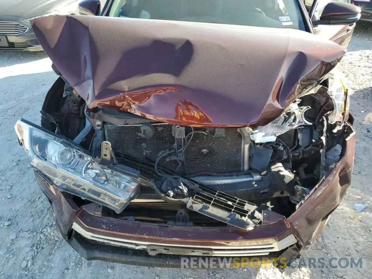 12 Photograph of a damaged car 5TDZZRFH0KS301172 TOYOTA HIGHLANDER 2019