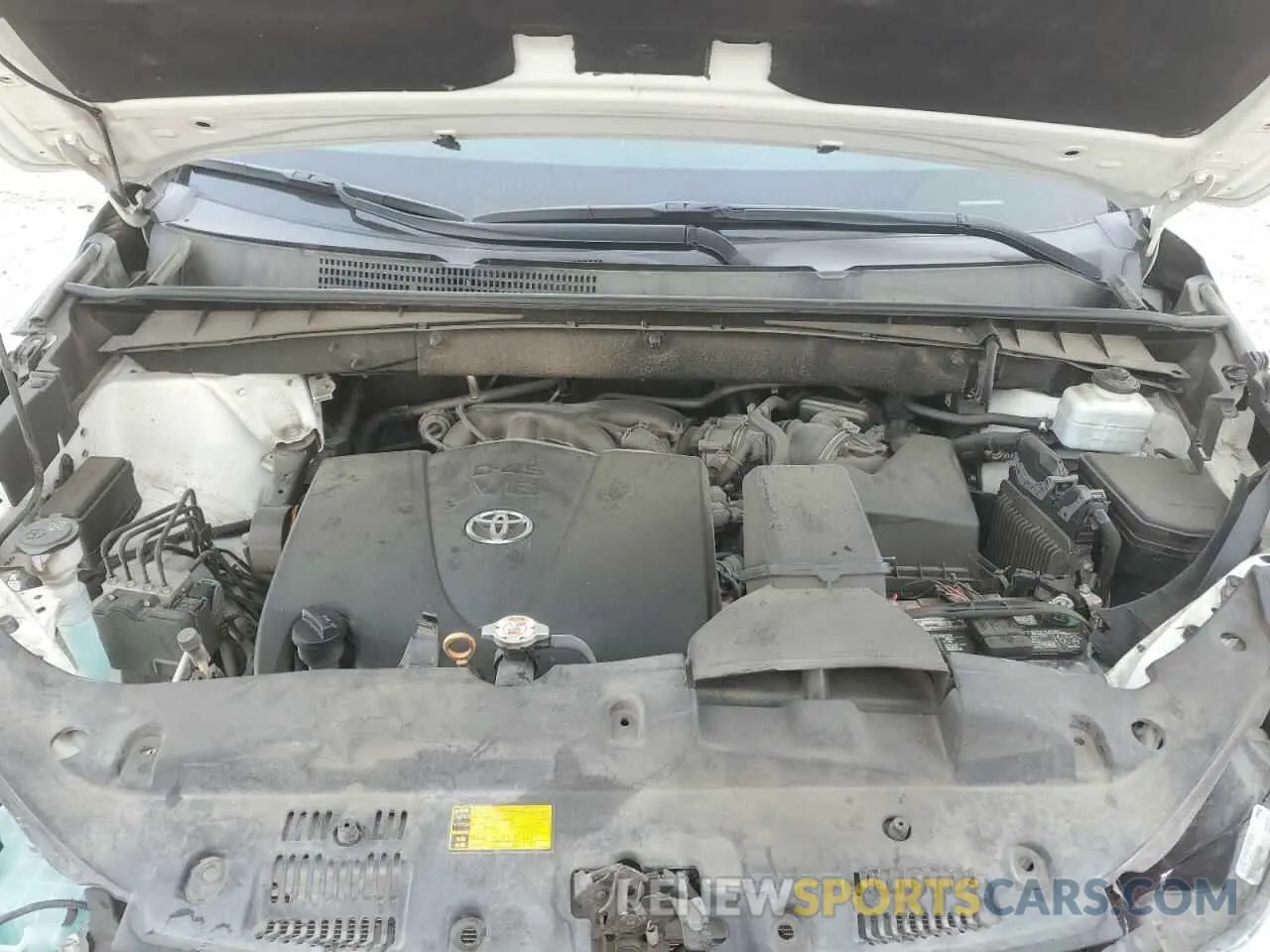 13 Photograph of a damaged car 5TDZZRFH0KS305836 TOYOTA HIGHLANDER 2019