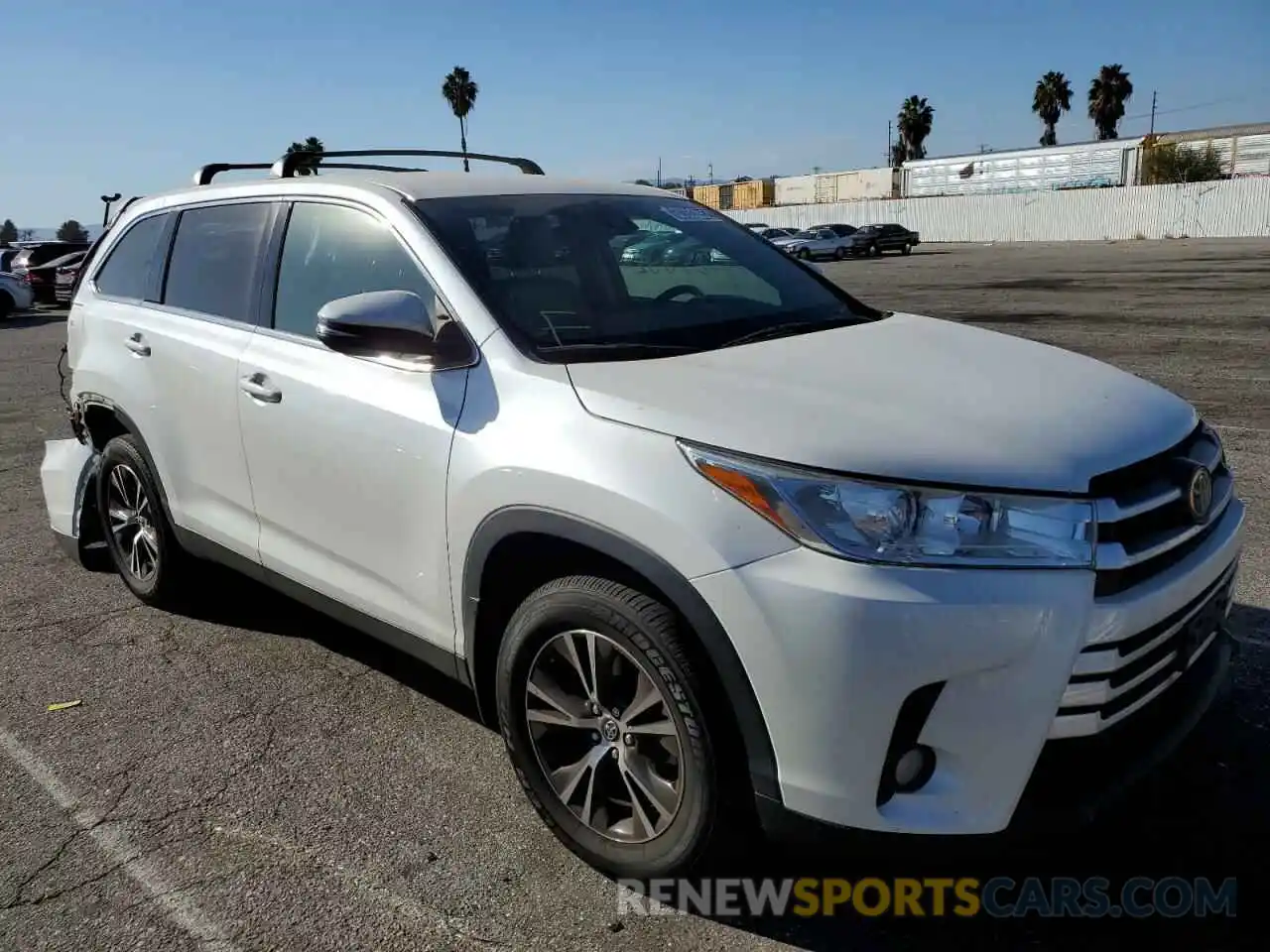 1 Photograph of a damaged car 5TDZZRFH0KS306405 TOYOTA HIGHLANDER 2019