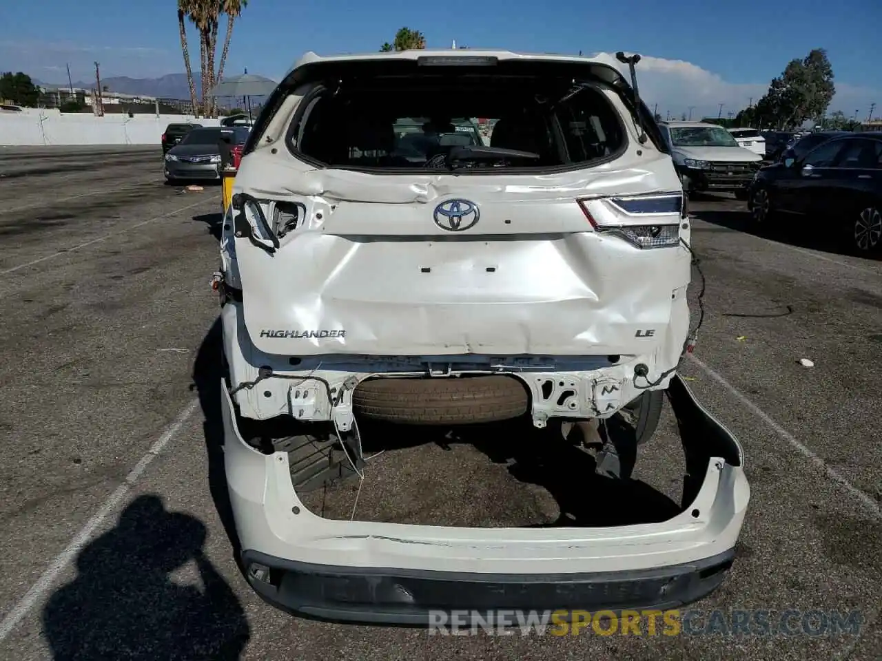 9 Photograph of a damaged car 5TDZZRFH0KS306405 TOYOTA HIGHLANDER 2019