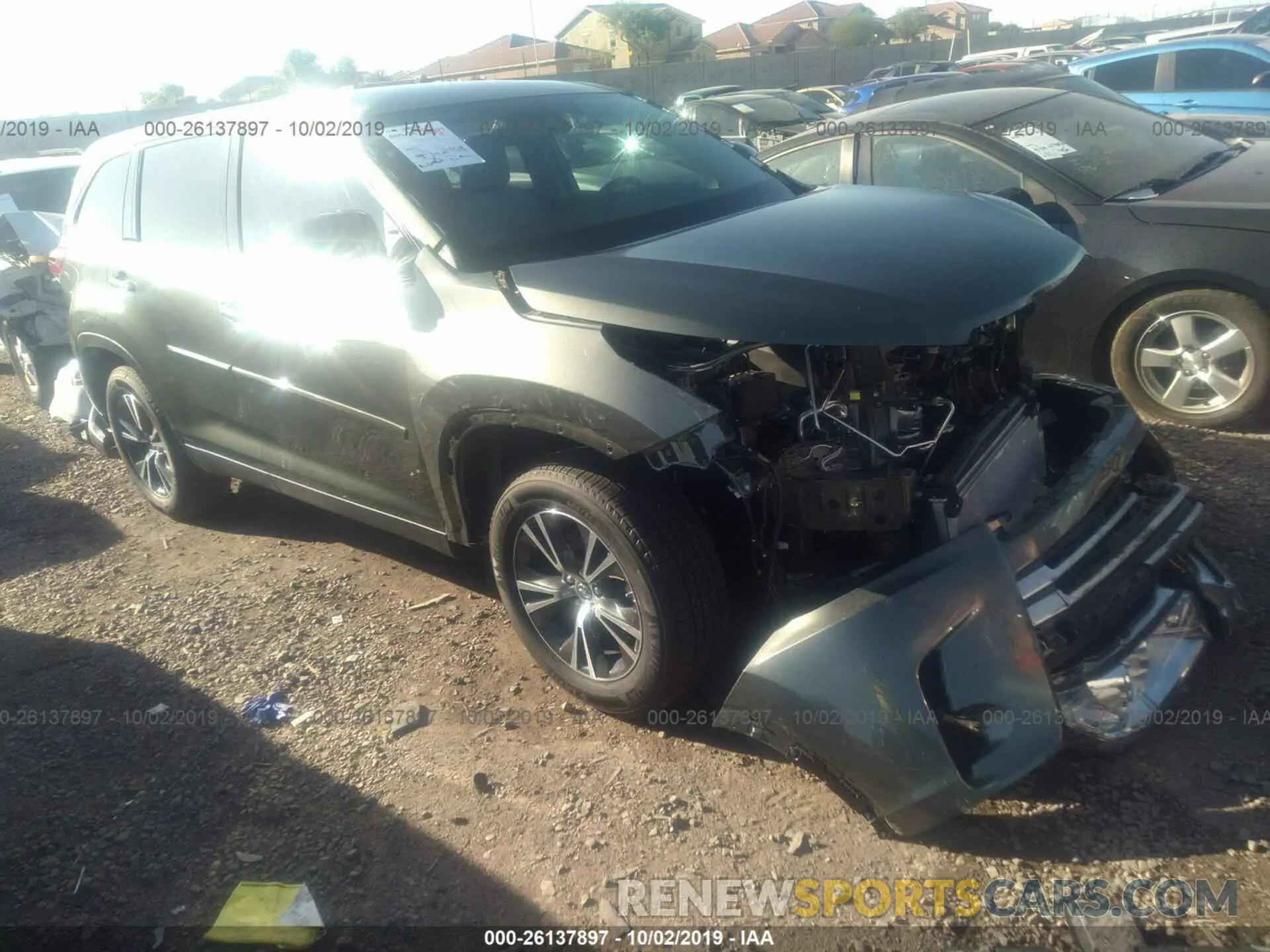 1 Photograph of a damaged car 5TDZZRFH0KS324192 TOYOTA HIGHLANDER 2019