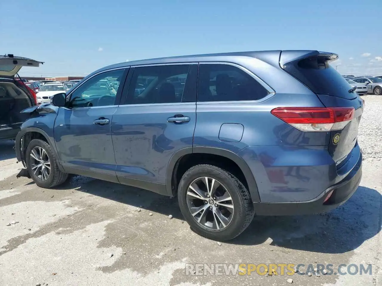 2 Photograph of a damaged car 5TDZZRFH0KS324788 TOYOTA HIGHLANDER 2019