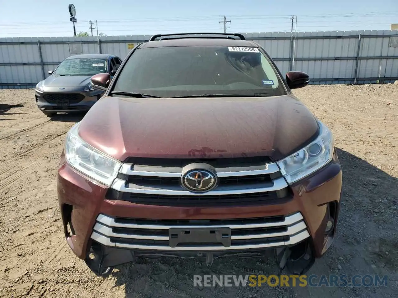 5 Photograph of a damaged car 5TDZZRFH0KS327965 TOYOTA HIGHLANDER 2019