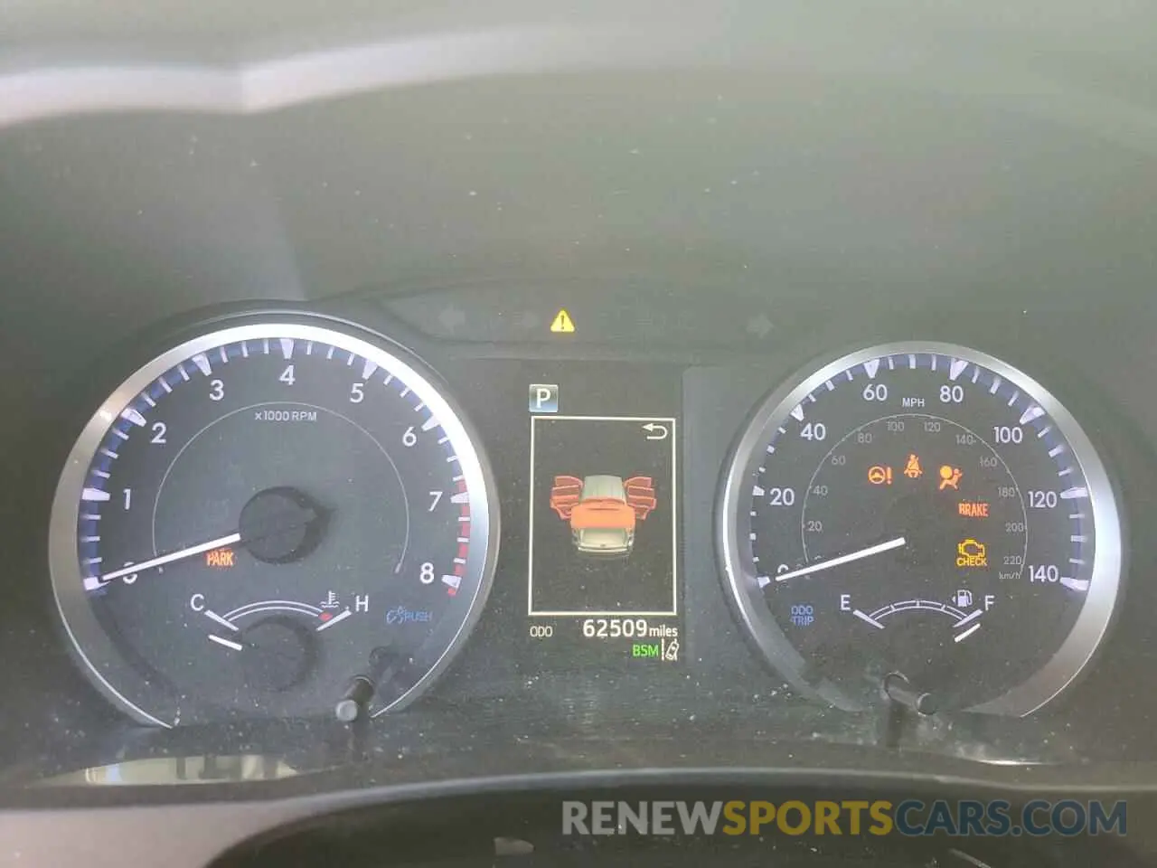 9 Photograph of a damaged car 5TDZZRFH0KS329439 TOYOTA HIGHLANDER 2019