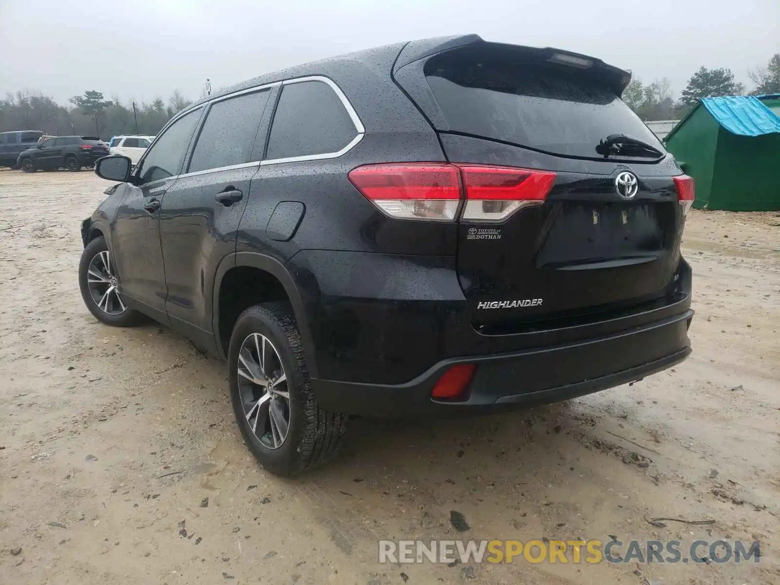 3 Photograph of a damaged car 5TDZZRFH0KS332163 TOYOTA HIGHLANDER 2019