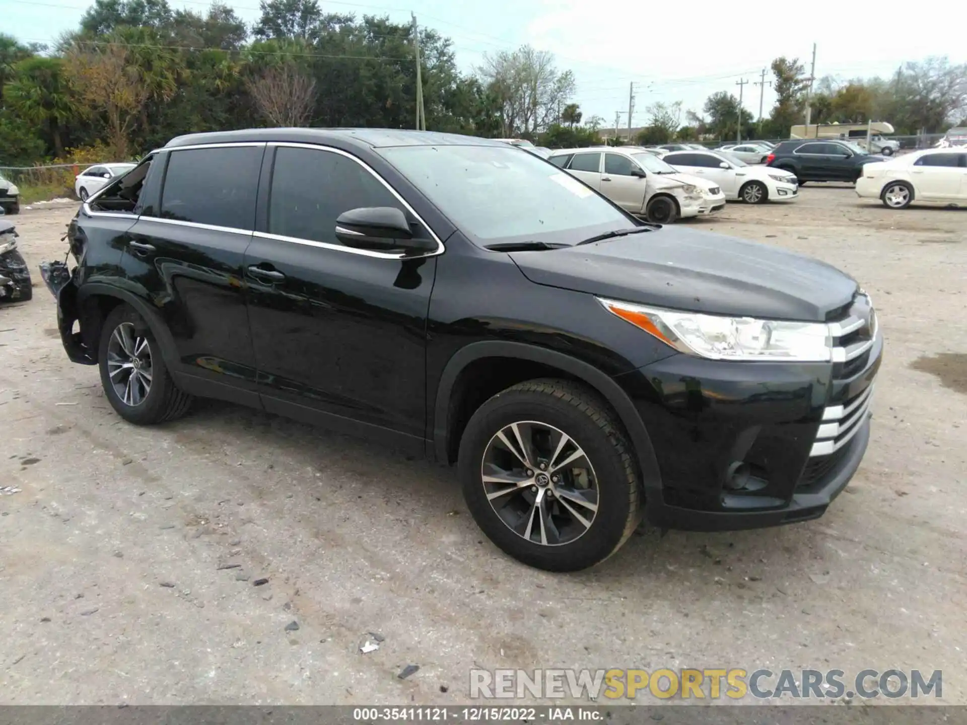 1 Photograph of a damaged car 5TDZZRFH0KS336147 TOYOTA HIGHLANDER 2019