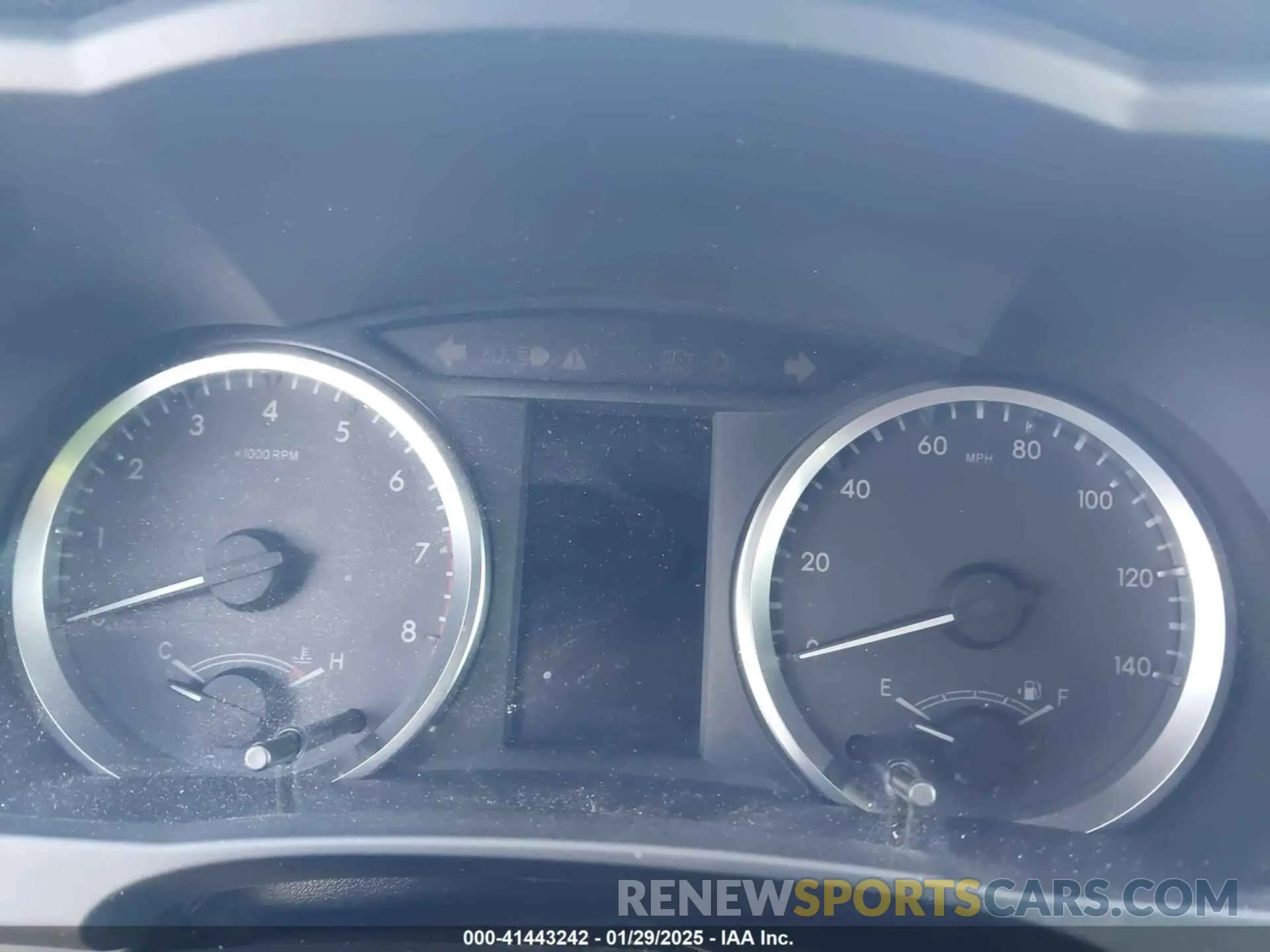 7 Photograph of a damaged car 5TDZZRFH0KS338531 TOYOTA HIGHLANDER 2019