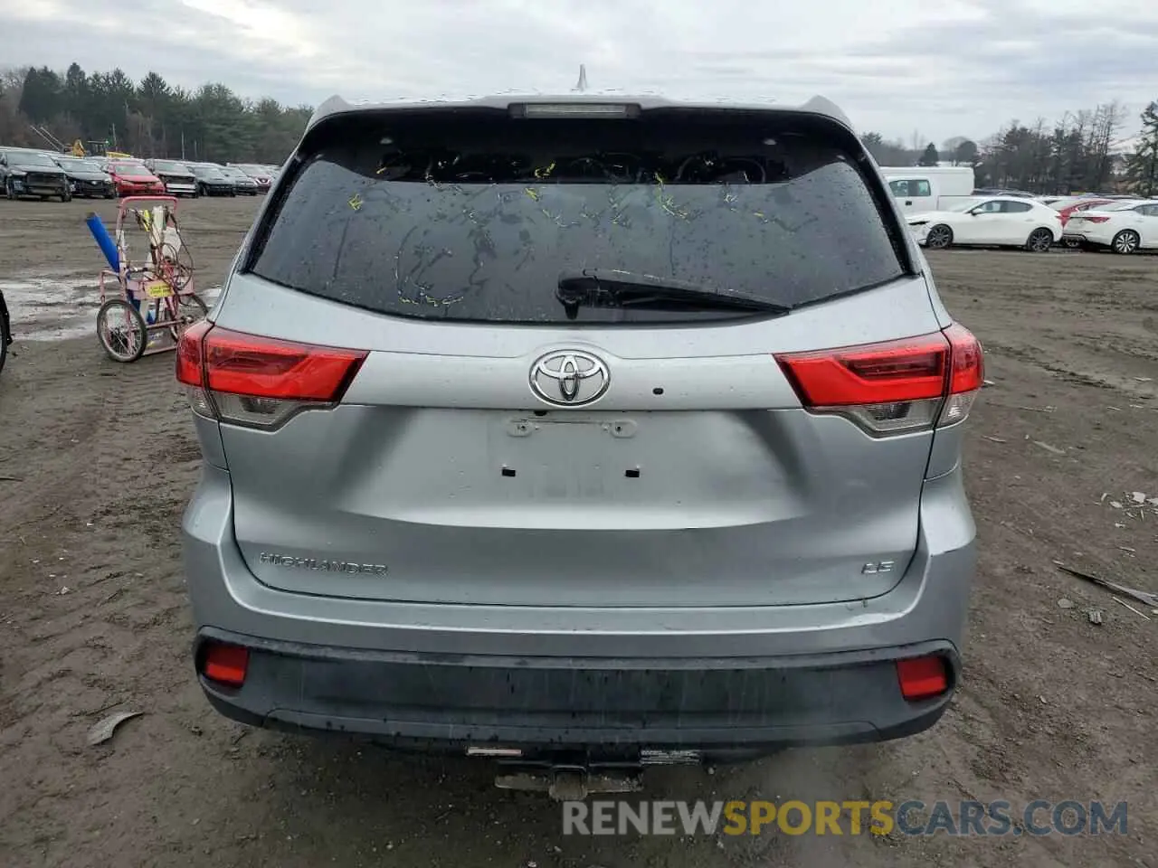 6 Photograph of a damaged car 5TDZZRFH0KS351764 TOYOTA HIGHLANDER 2019
